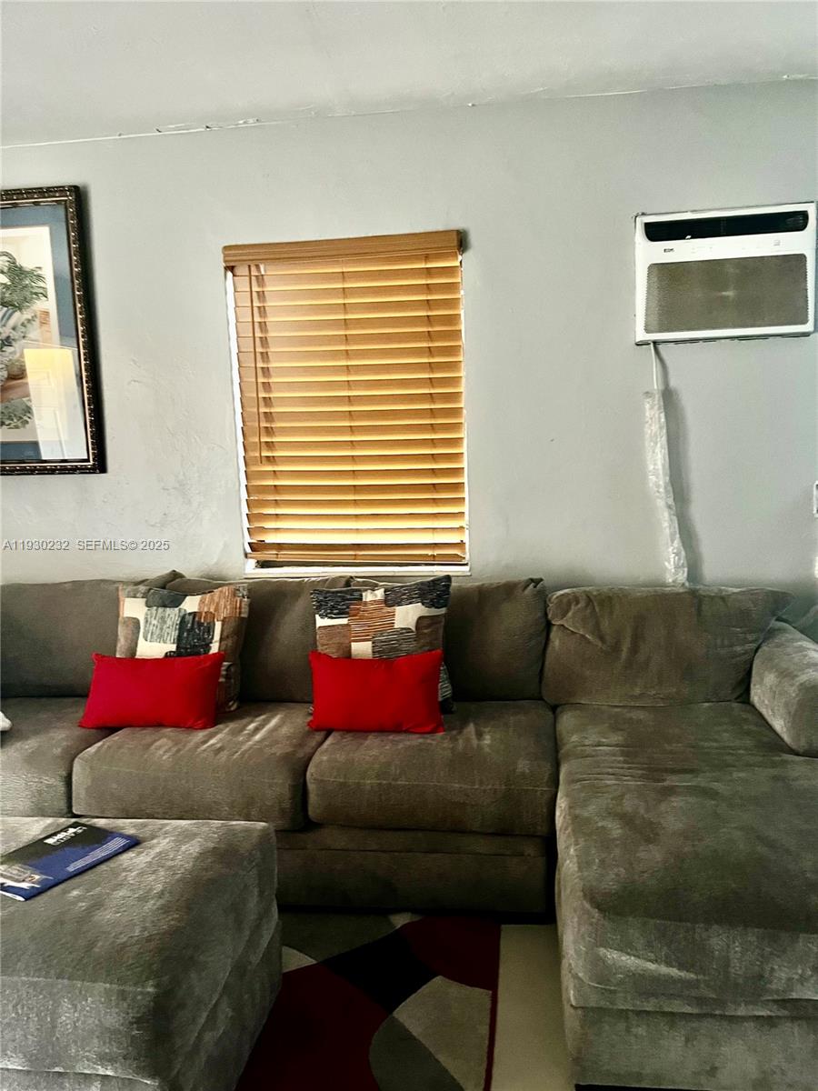 1643 NW 12th Ct Fort Lauderdale, FL 33311