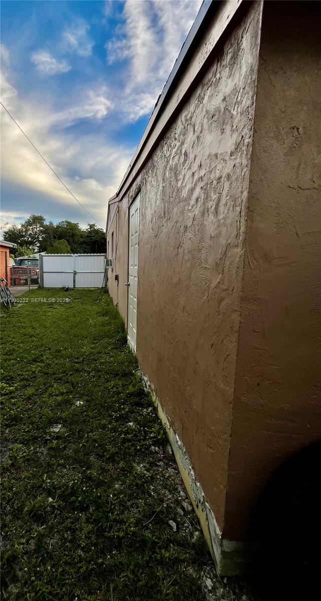 1643 NW 12th Ct Fort Lauderdale, FL 33311