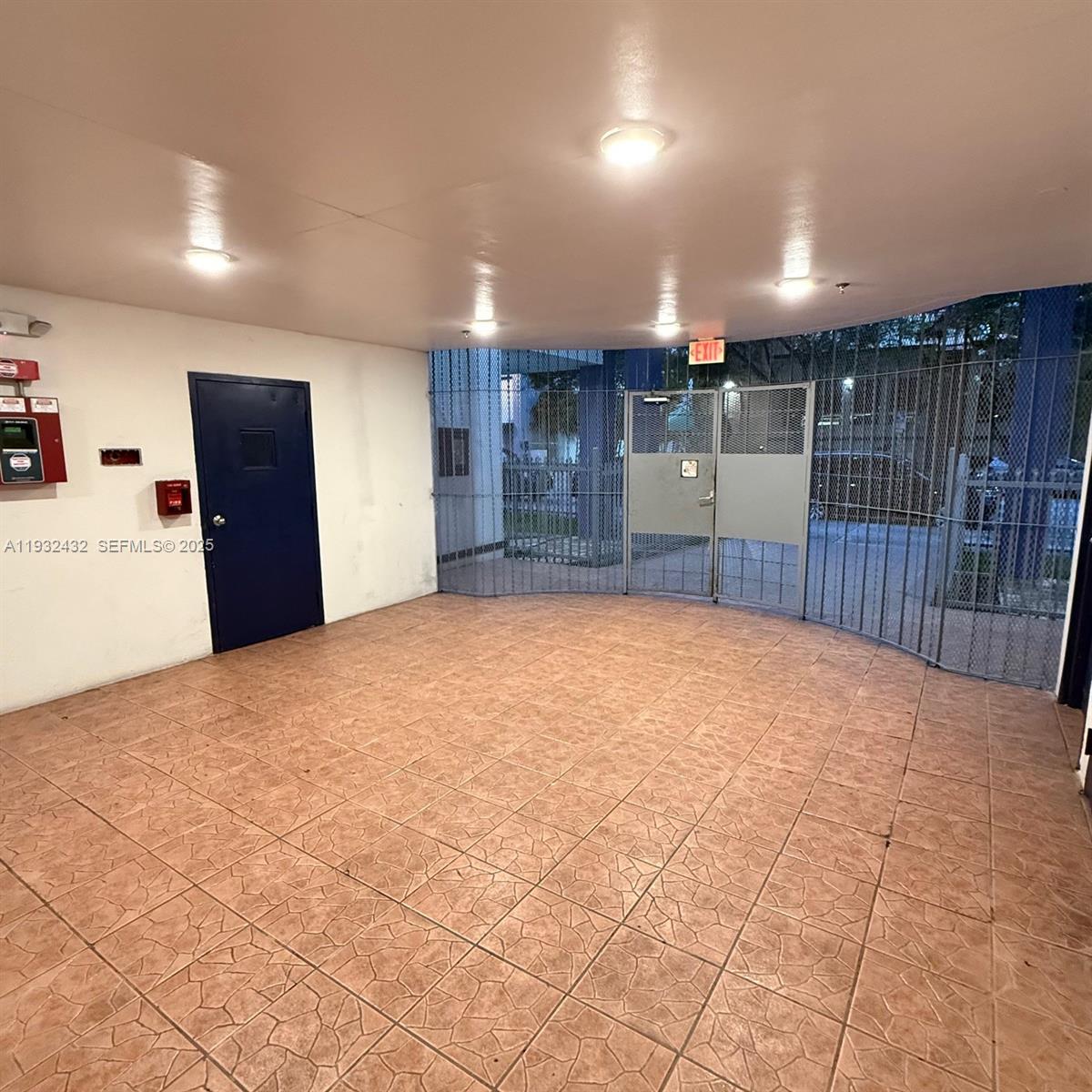 546 SW 1st St #403 Miami, FL 33130