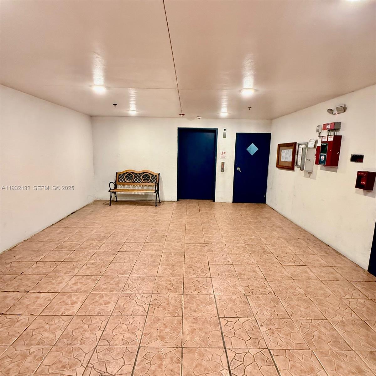 546 SW 1st St #403 Miami, FL 33130