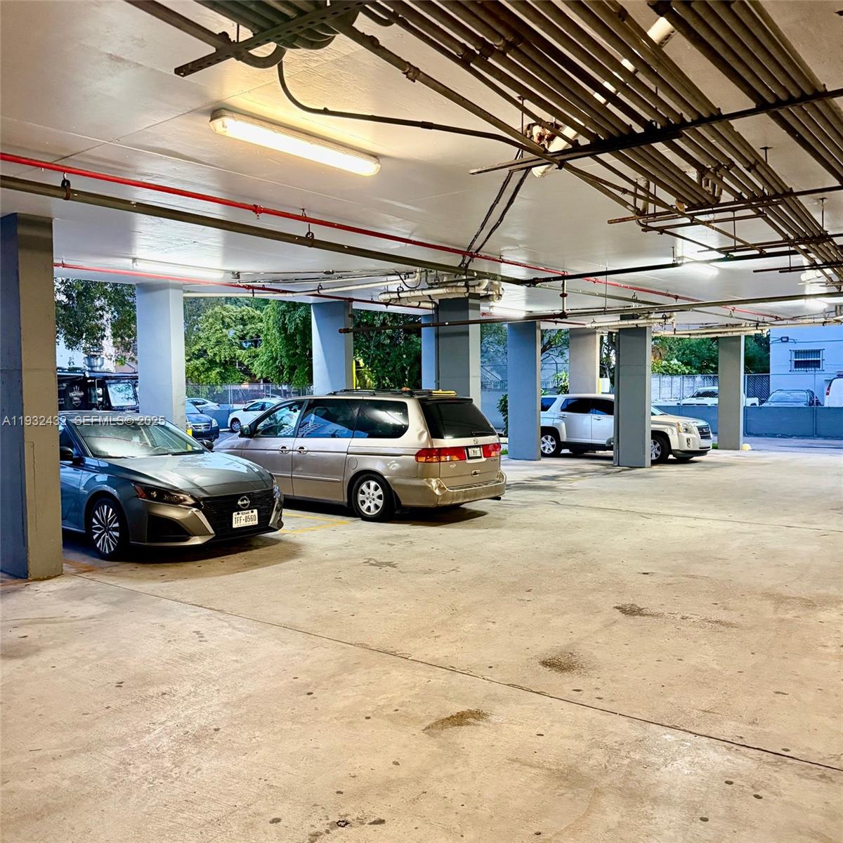 546 SW 1st St #403 Miami, FL 33130