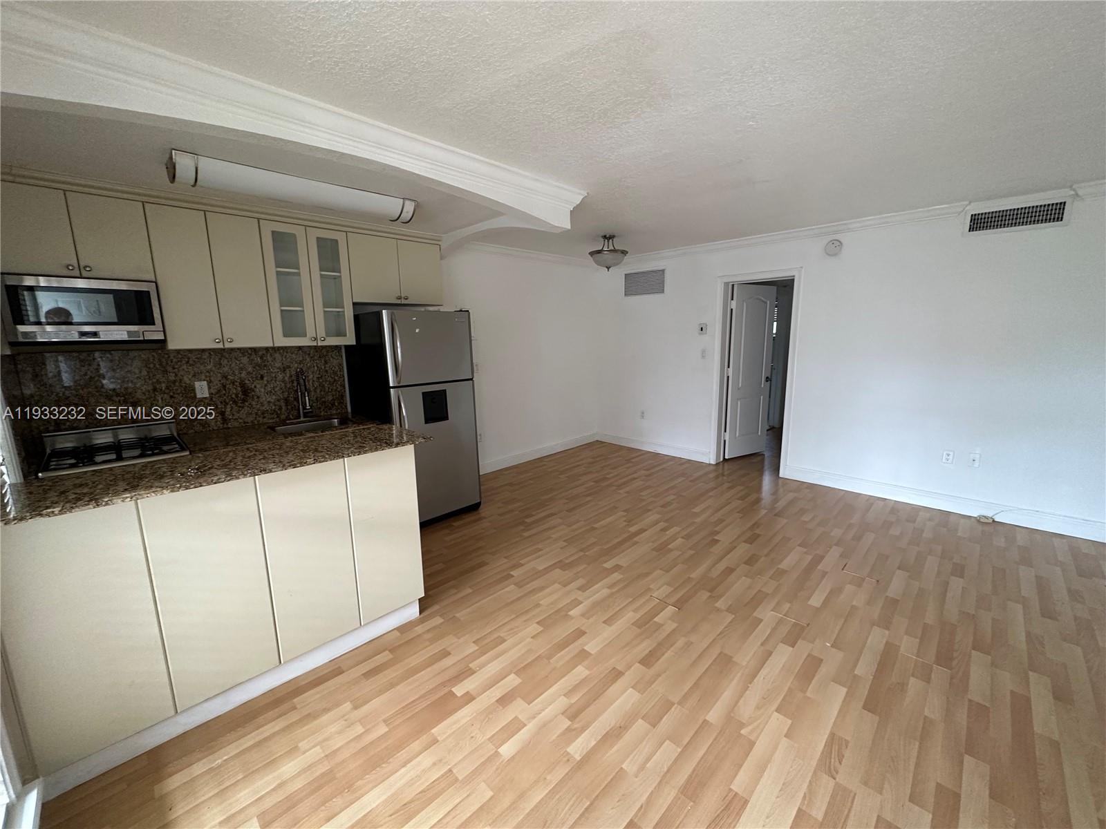 3245 Virginia St #35