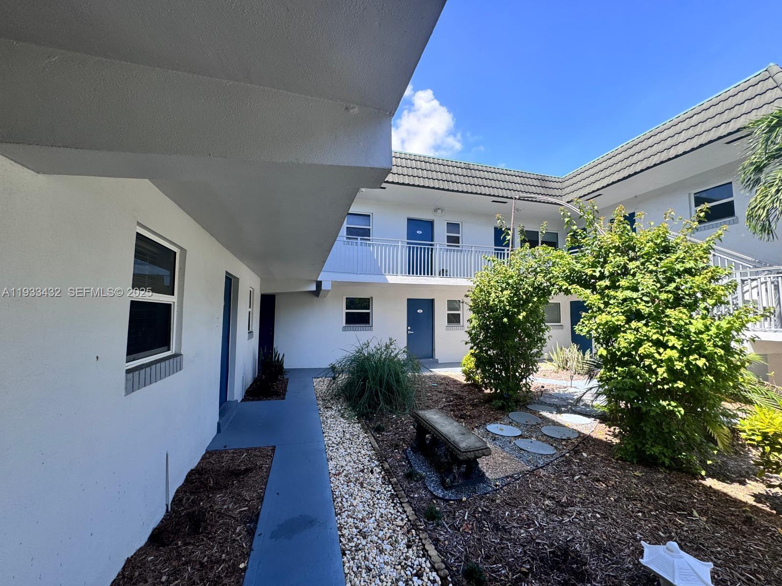 1001 SE 16th St #1 Fort Lauderdale, FL 33316