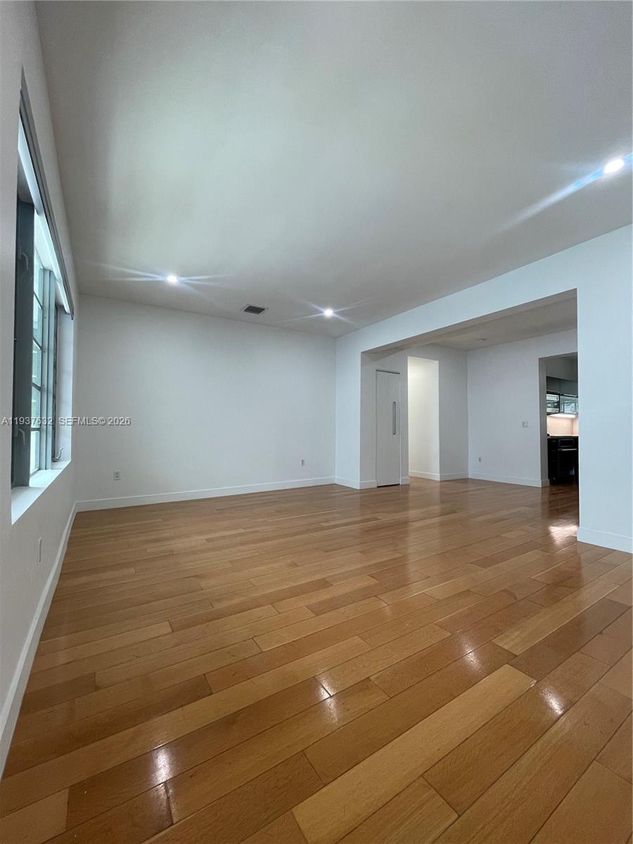 2021 Meridian Ave #12