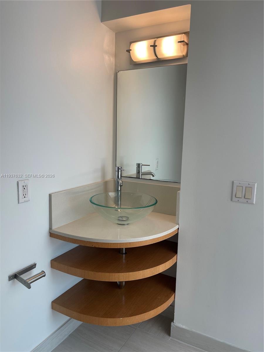 2021 Meridian Ave #12 Miami Beach, FL 33139