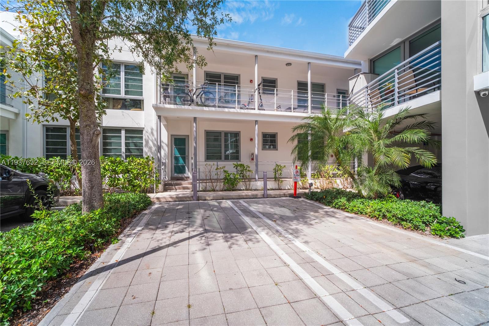 2021 Meridian Ave #12 Miami Beach, FL 33139