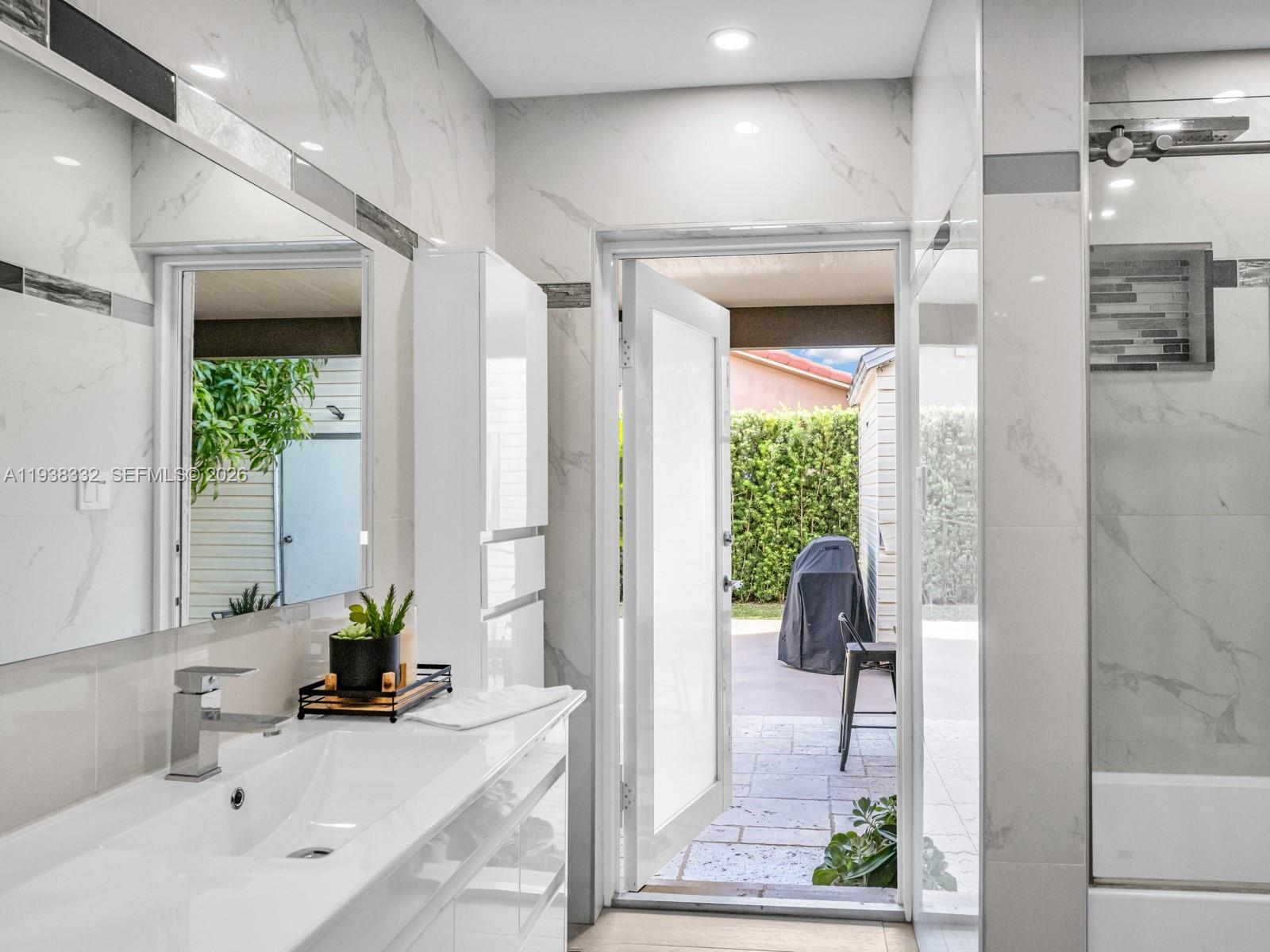 3809 SW 142nd Ave Miami, FL 33175