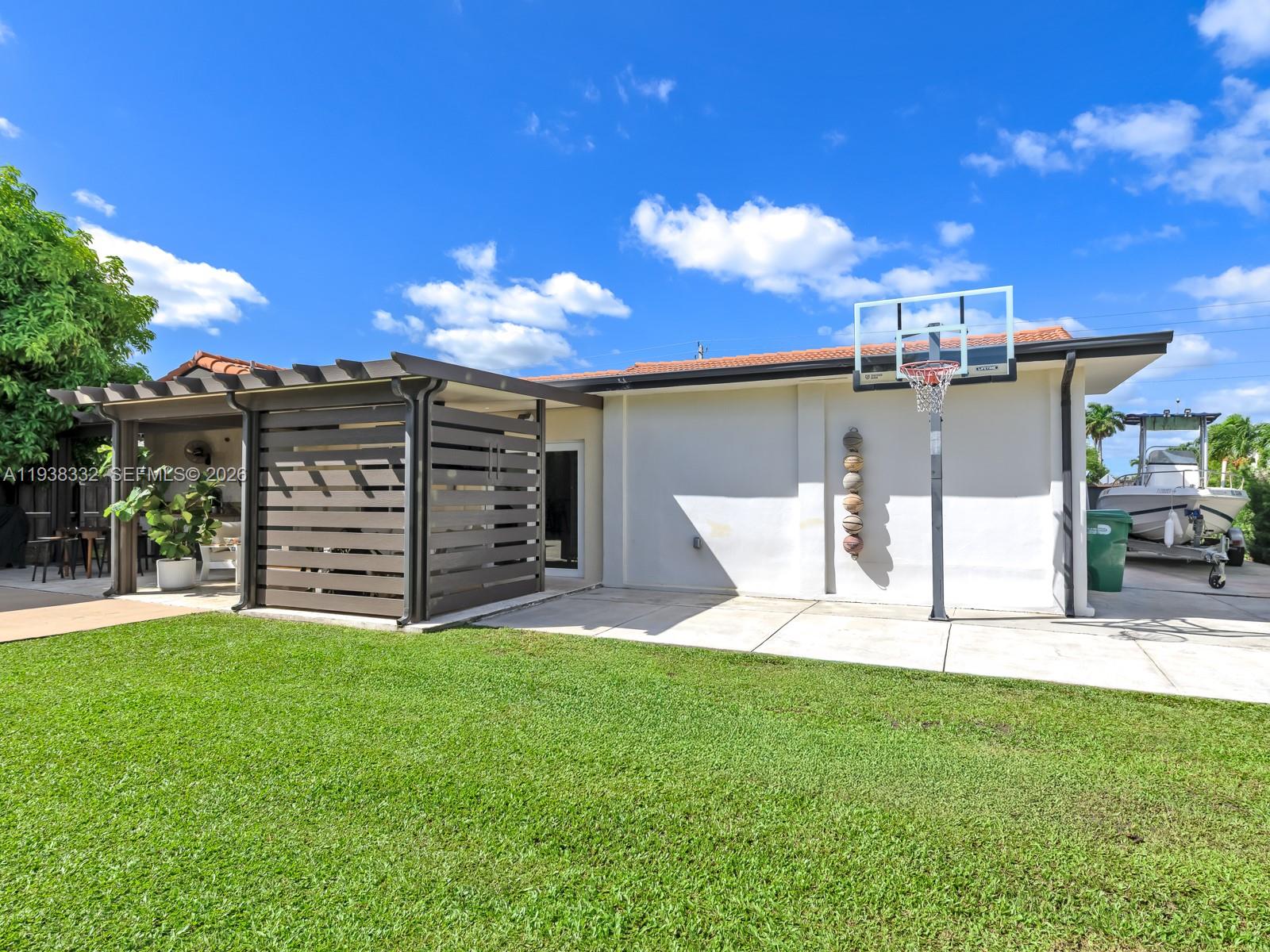 3809 SW 142nd Ave Miami, FL 33175