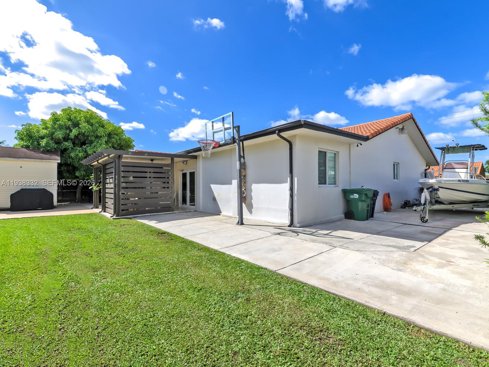 3809 SW 142nd Ave Miami, FL 33175