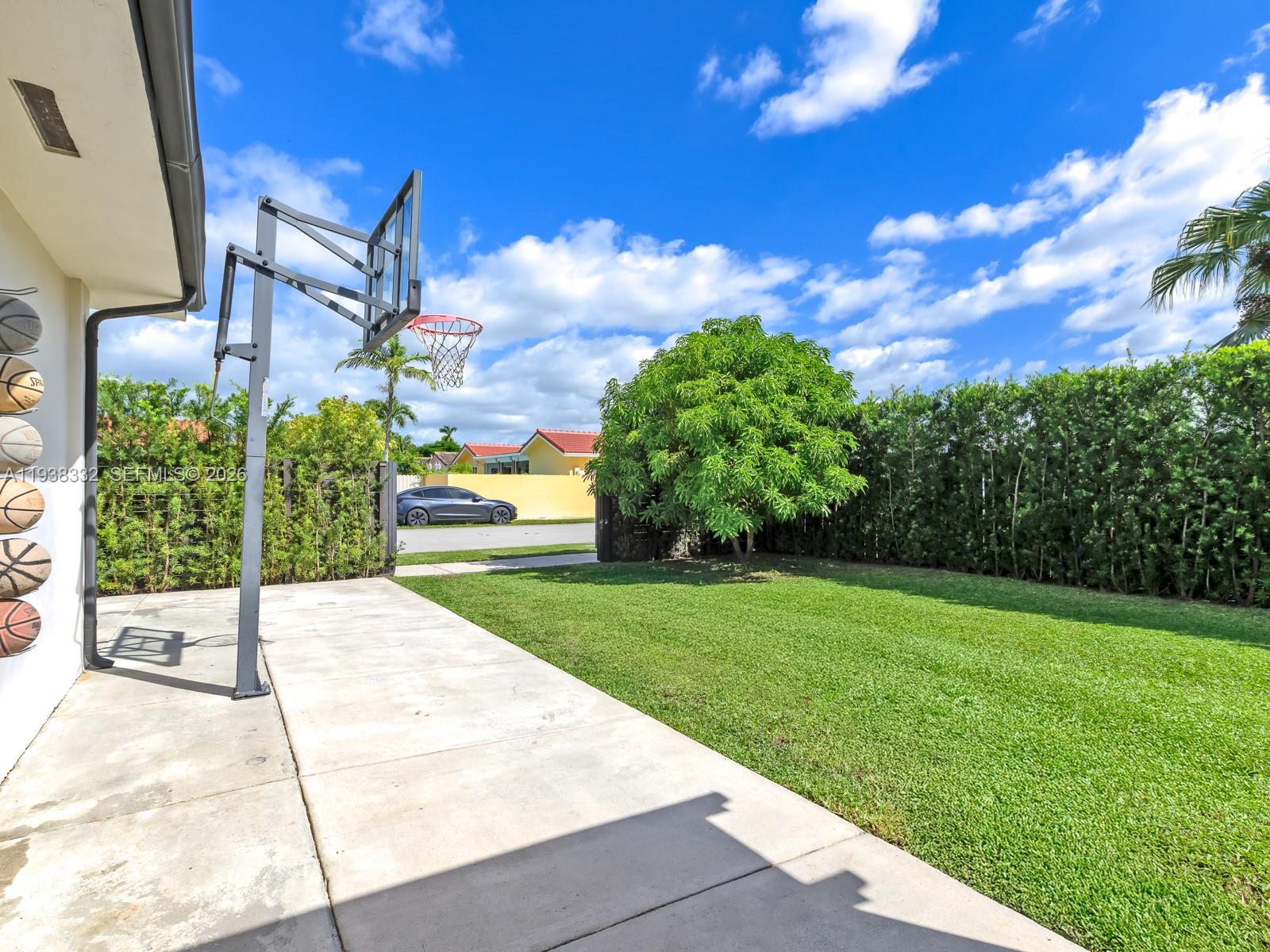 3809 SW 142nd Ave Miami, FL 33175