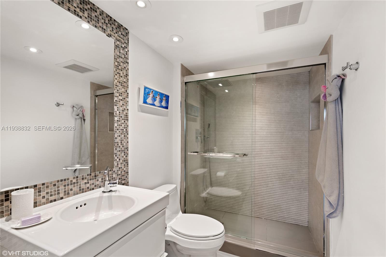 19667 Turnberry Way #10B+DEN+CABANA Aventura, FL 33180