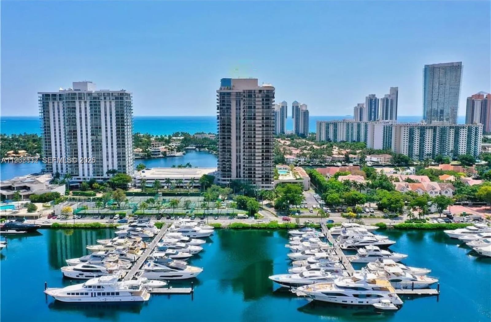 19667 Turnberry Way #10B+DEN+CABANA Aventura, FL 33180