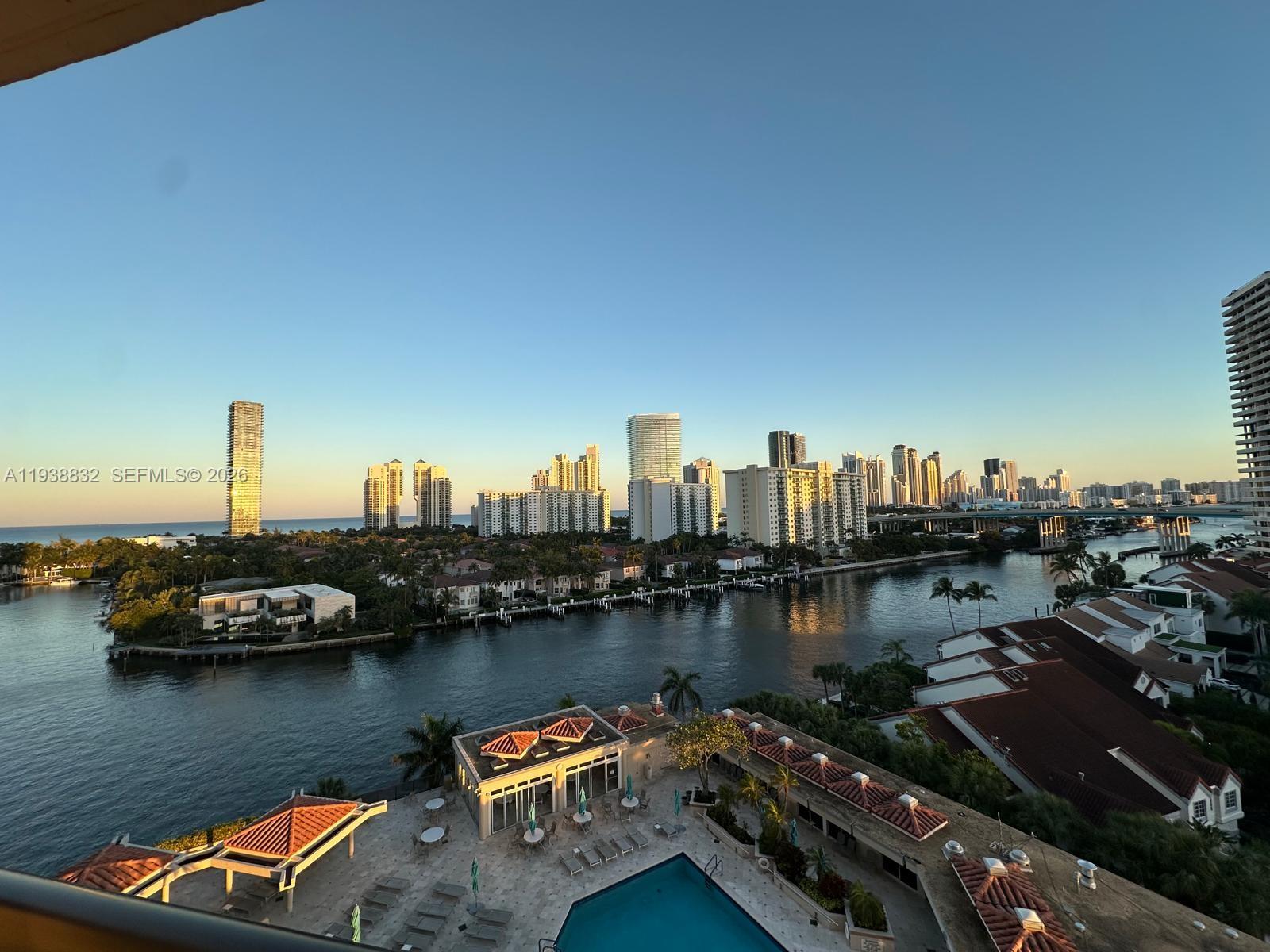 19667 Turnberry Way #10B+DEN+CABANA Aventura, FL 33180