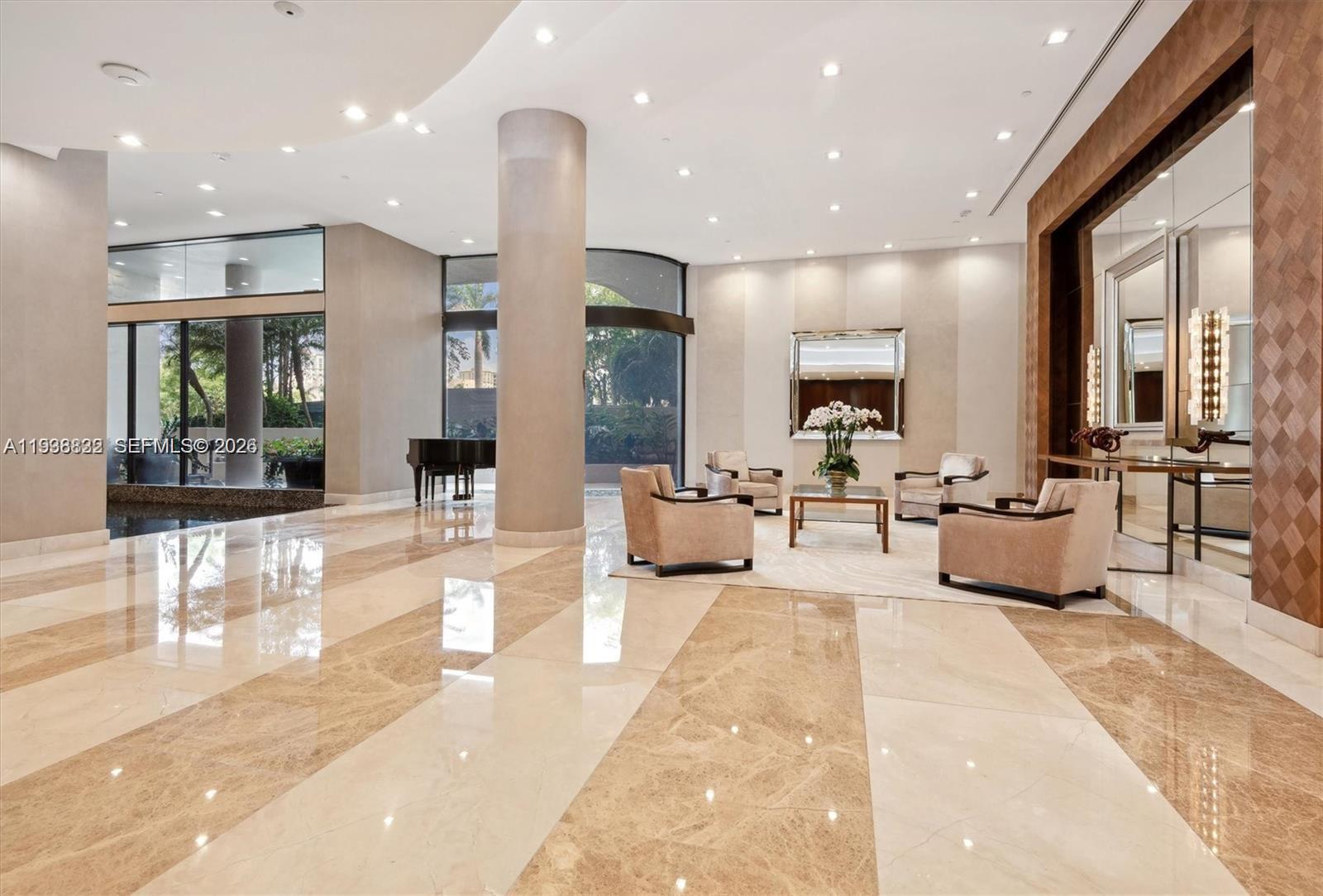 19667 Turnberry Way #10B+DEN+CABANA Aventura, FL 33180