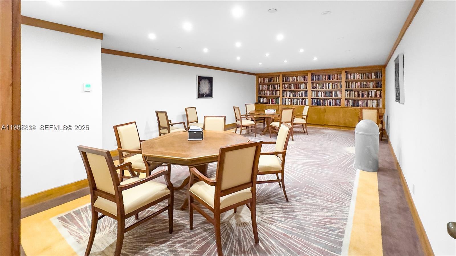 19667 Turnberry Way #10B+DEN+CABANA Aventura, FL 33180