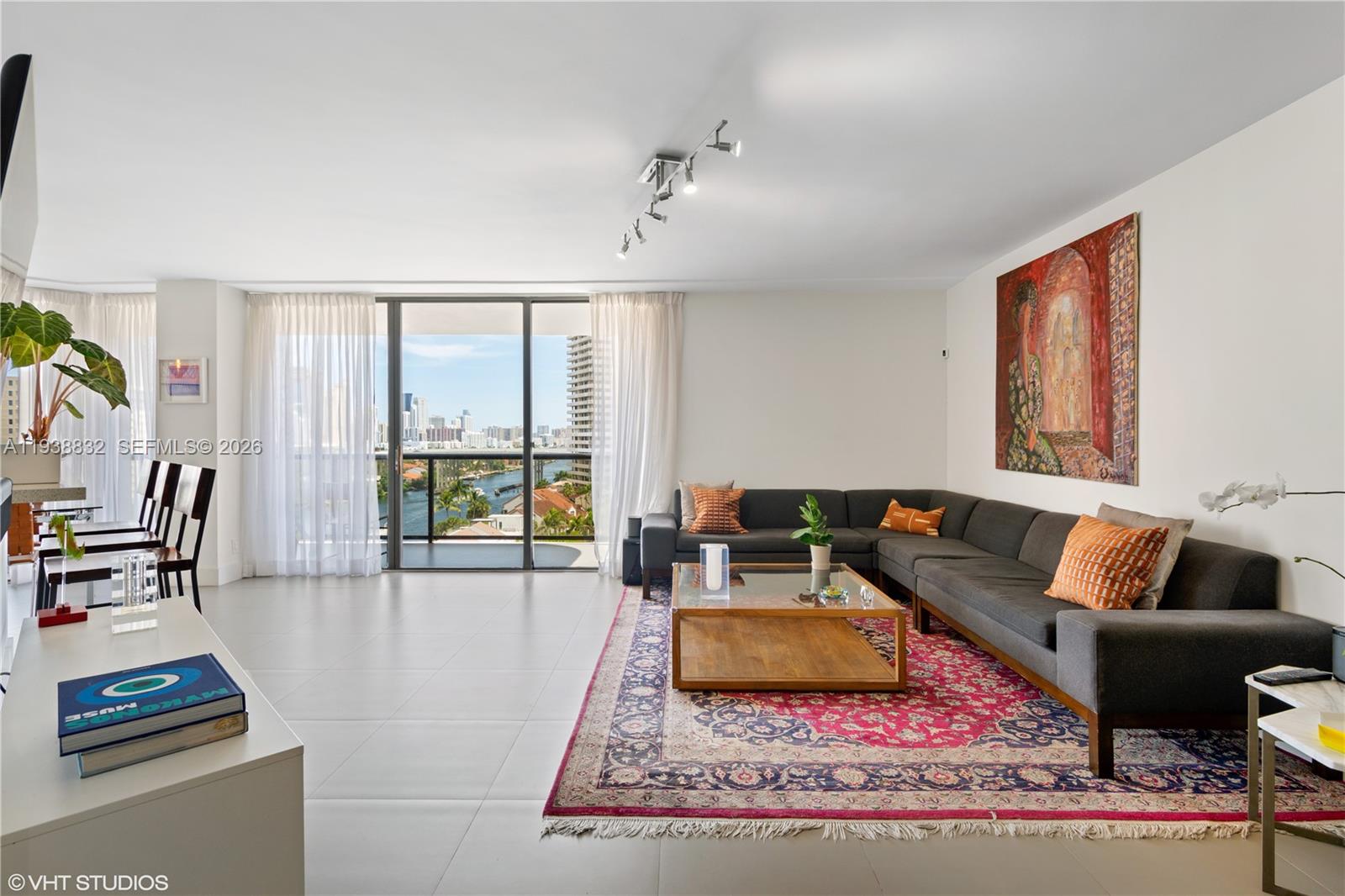 19667 Turnberry Way #10B+DEN+CABANA Aventura, FL 33180