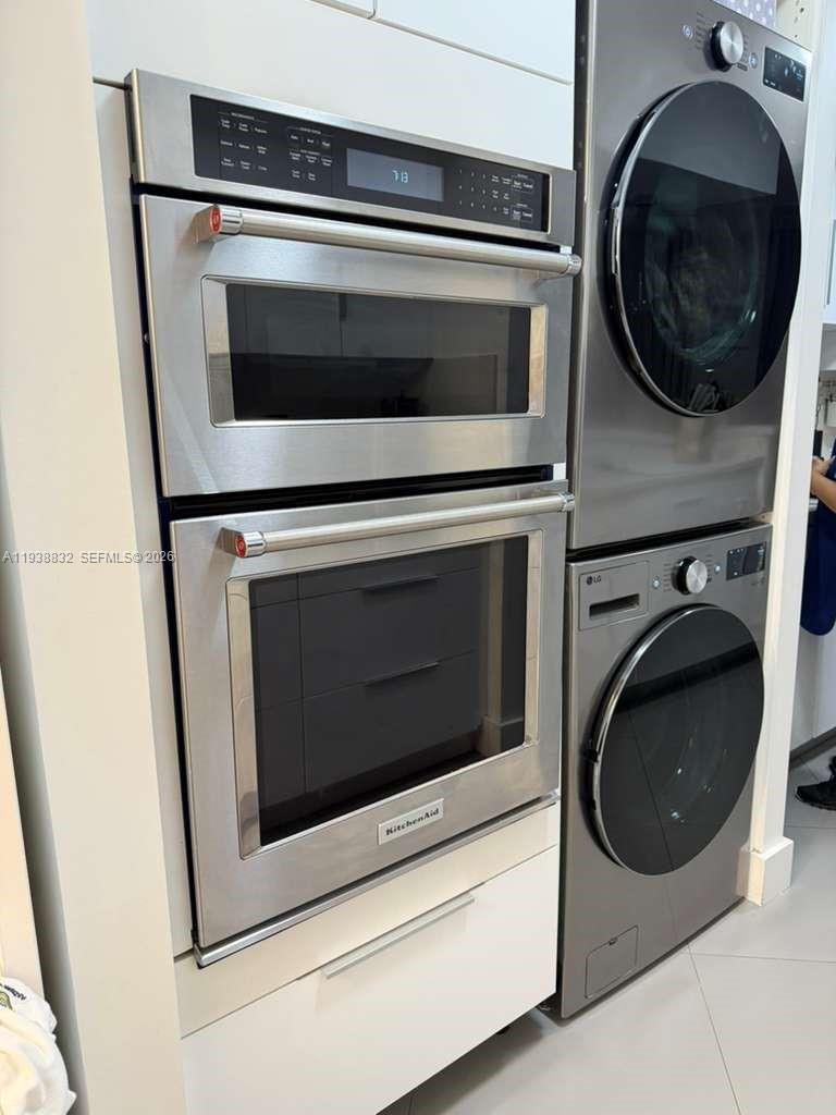 19667 Turnberry Way #10B+DEN+CABANA Aventura, FL 33180