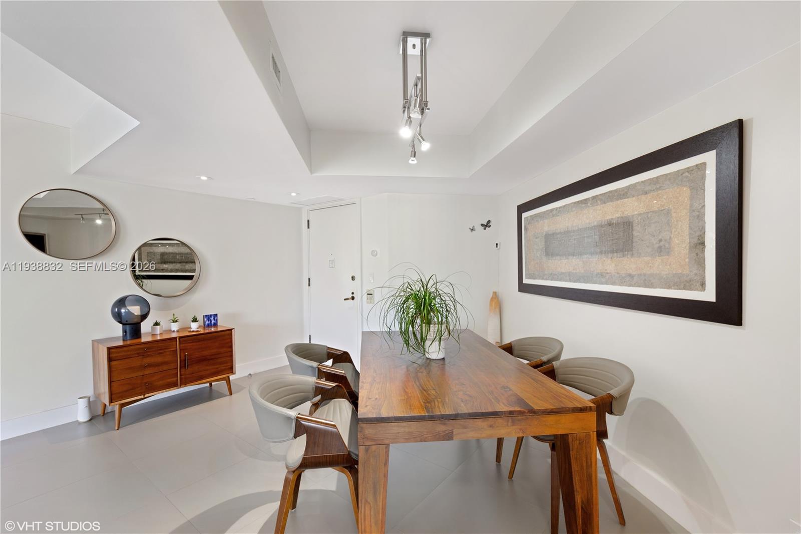 19667 Turnberry Way #10B+DEN+CABANA Aventura, FL 33180