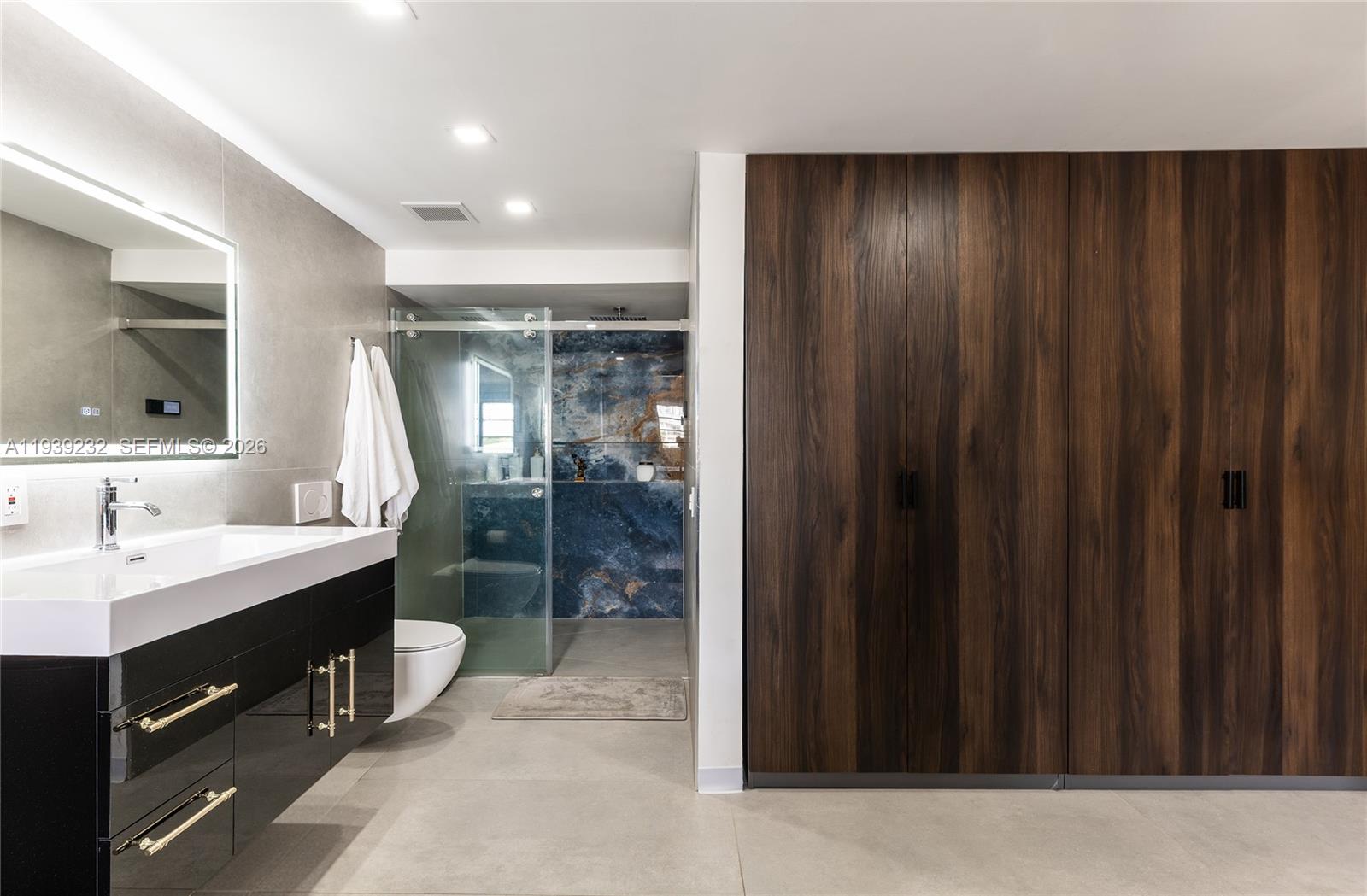 3665 NE 167th St #207 North Miami Beach, FL 33160