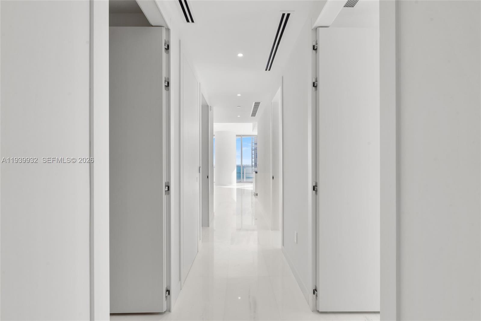 image Aston Martin Residences25