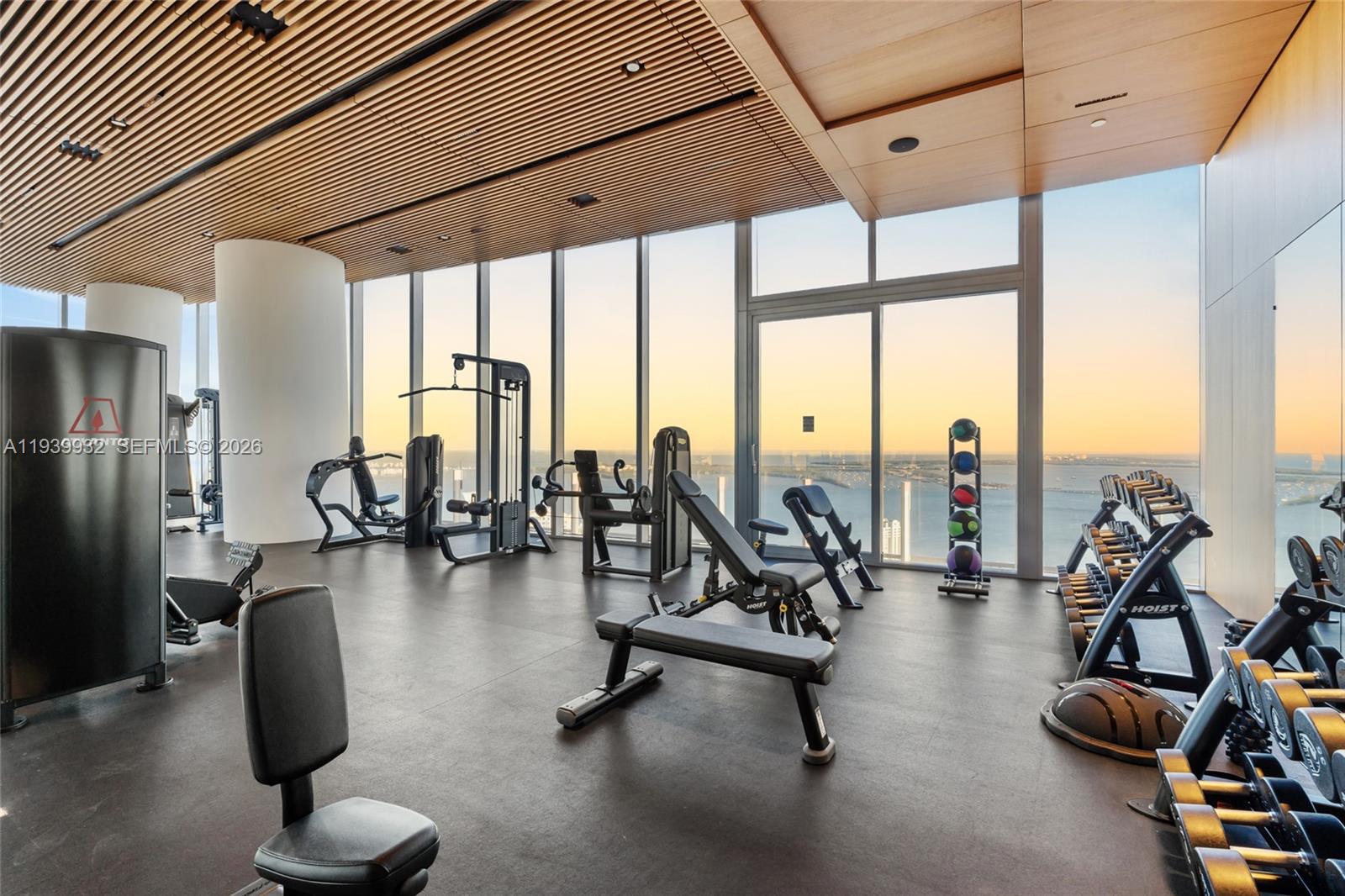 image Aston Martin Residences52