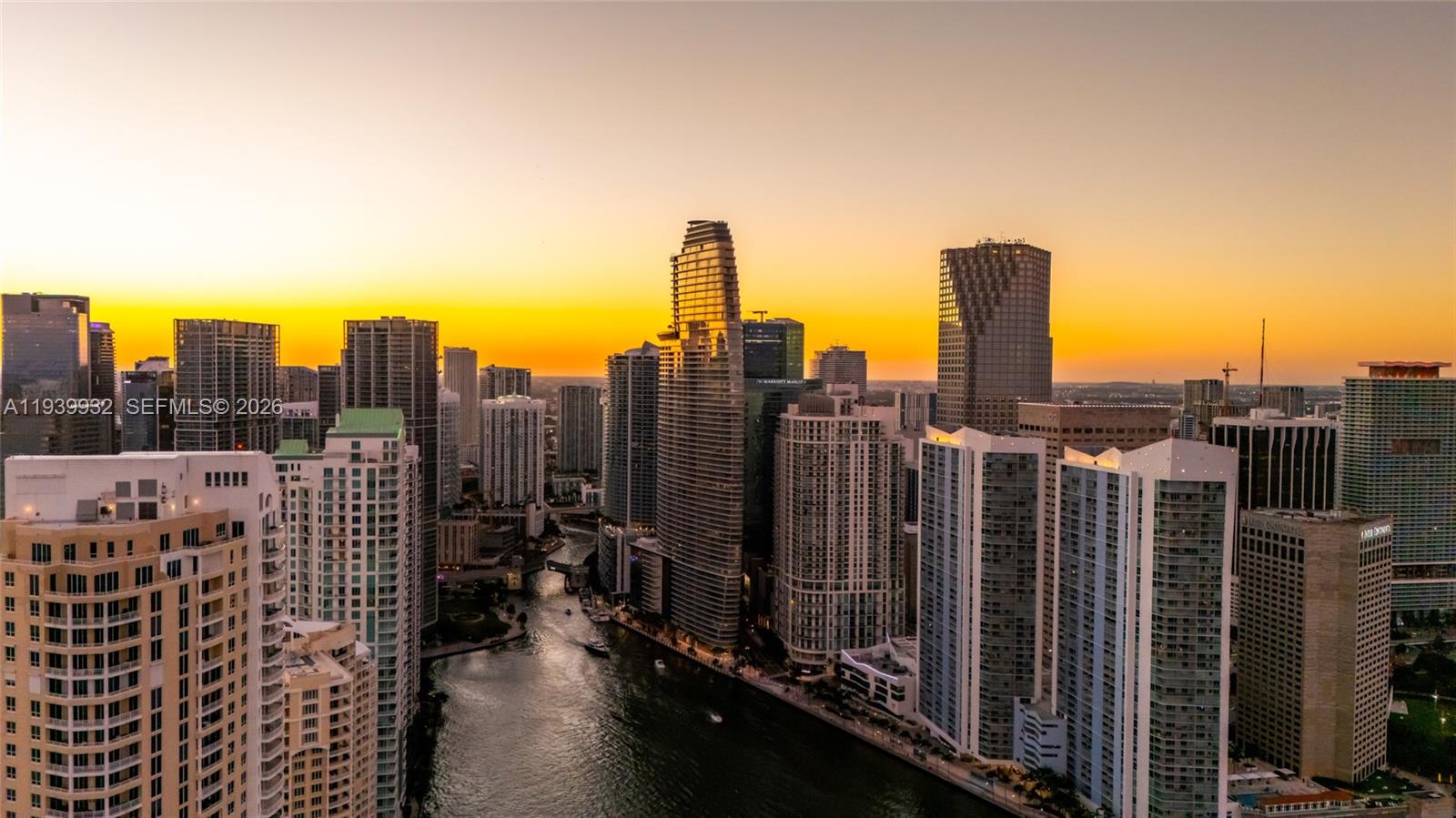 image Aston Martin Residences61