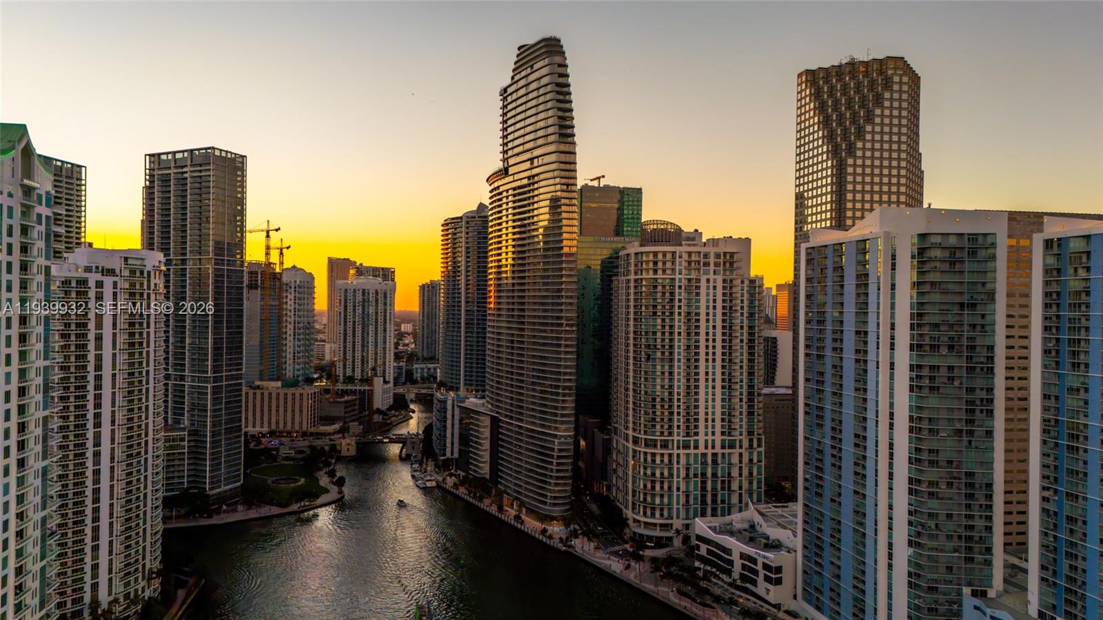 image Aston Martin Residences64