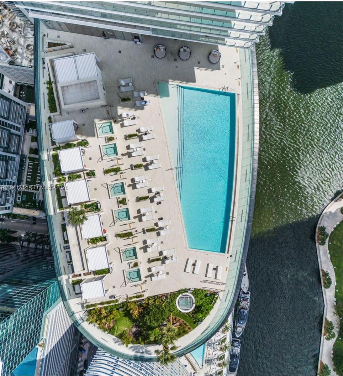 image Aston Martin Residences14