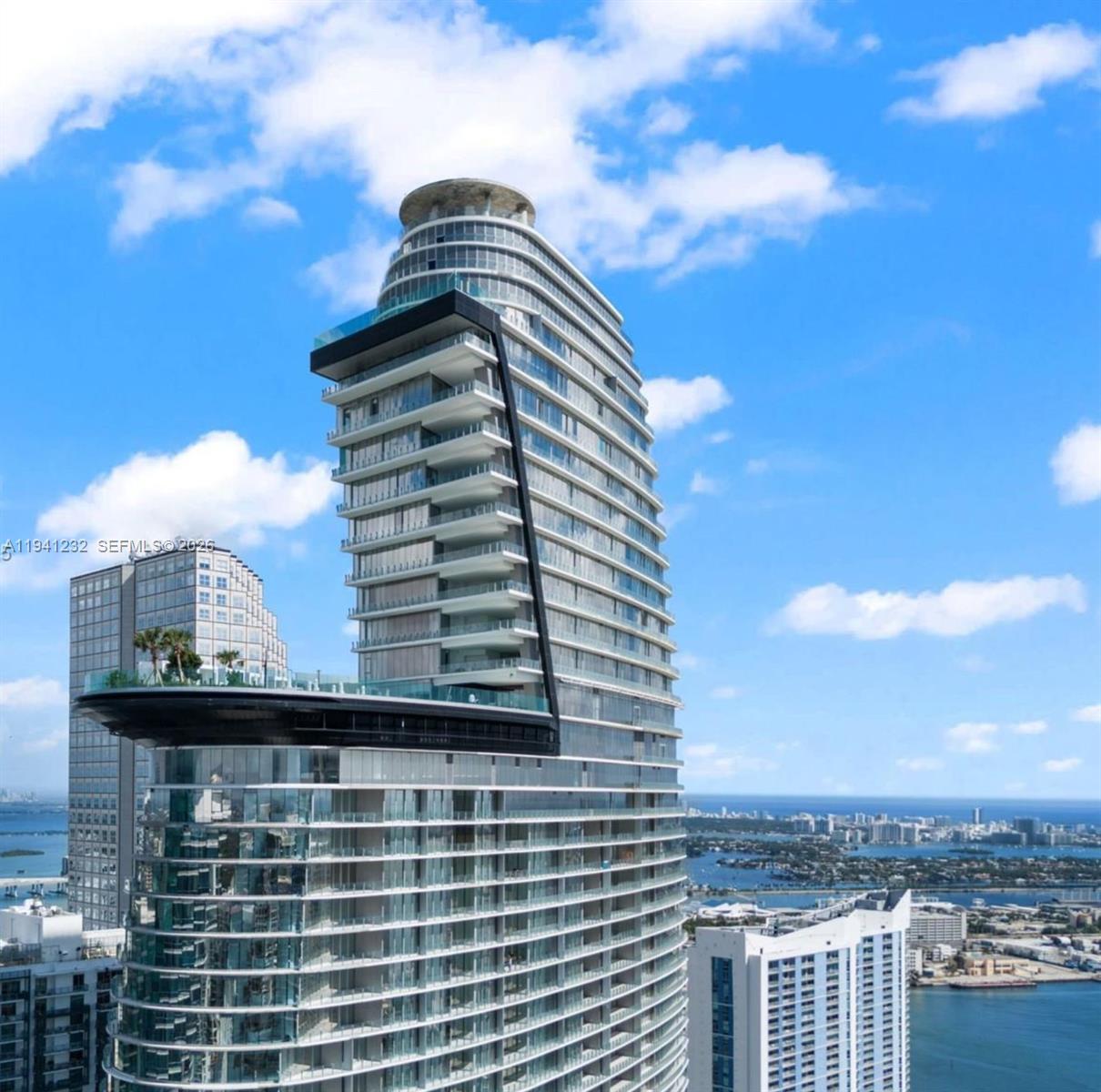 image Aston Martin Residences15