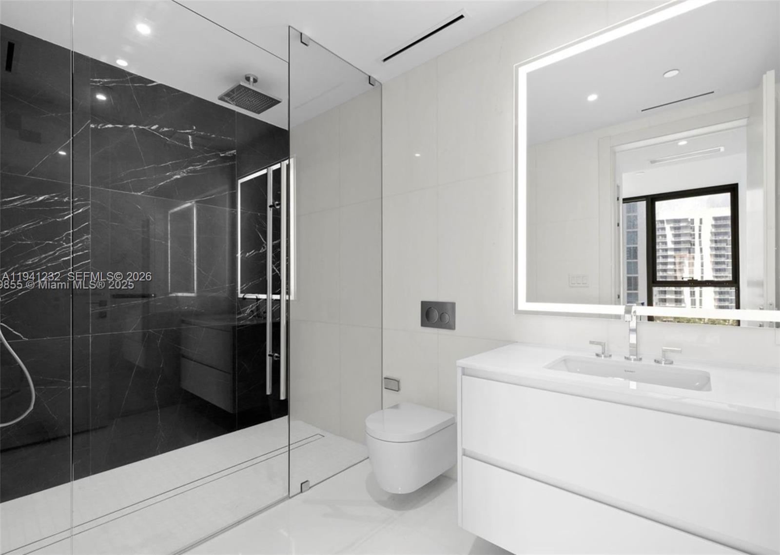 image Aston Martin Residences8