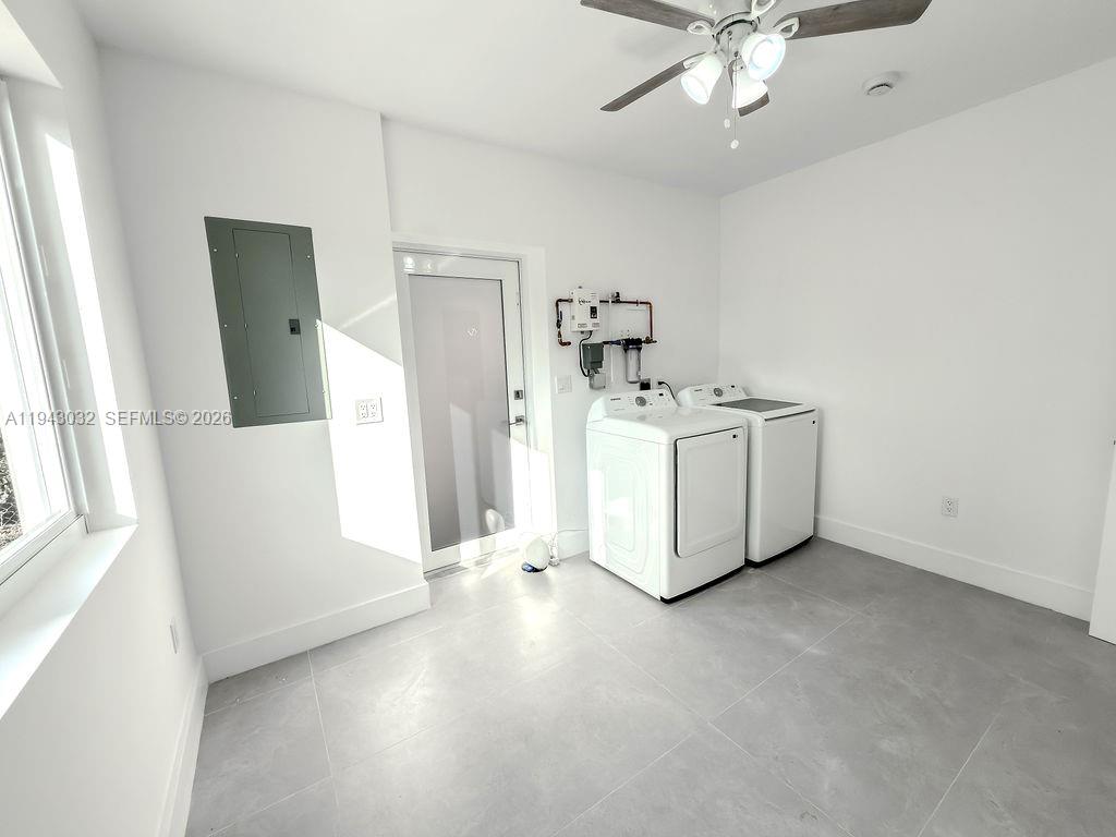 588 Palmetto Dr Miami Springs, FL 33166