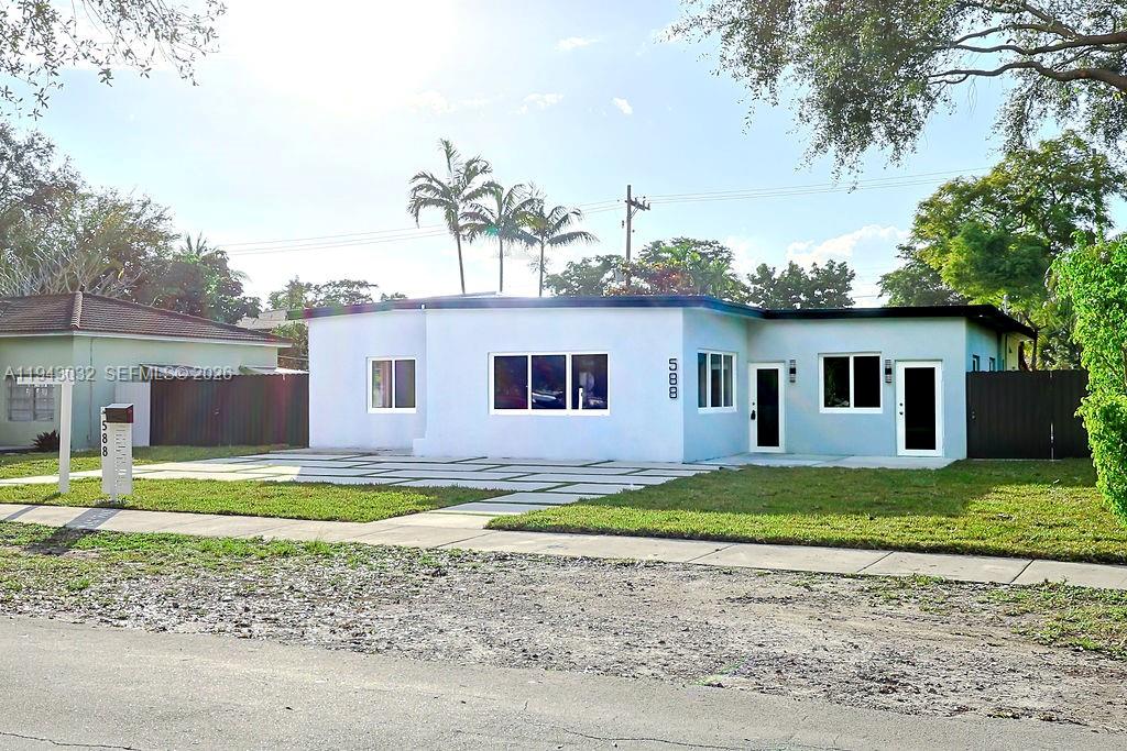 588 Palmetto Dr Miami Springs, FL 33166