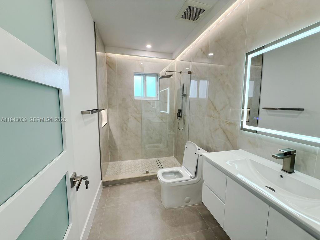 588 Palmetto Dr Miami Springs, FL 33166