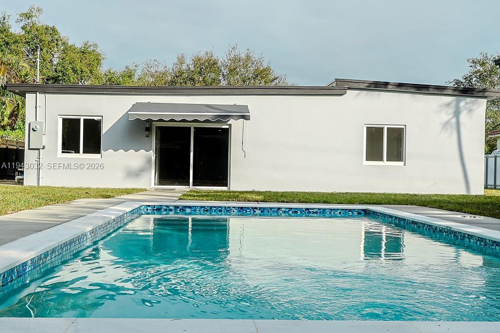 588 Palmetto Dr Miami Springs, FL 33166