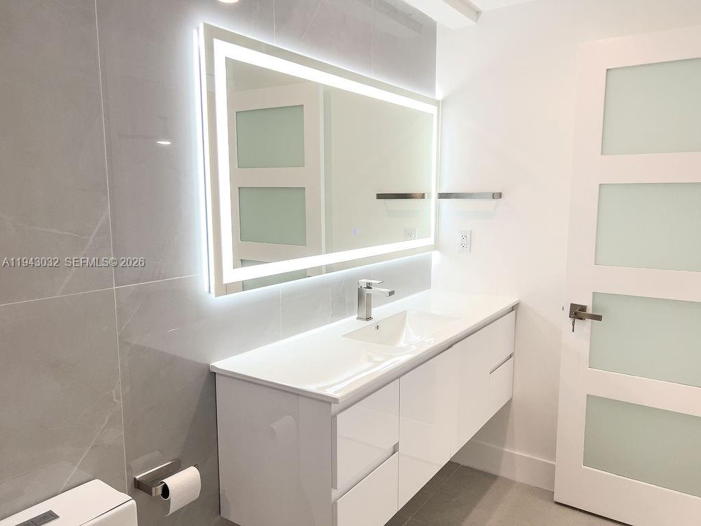 588 Palmetto Dr Miami Springs, FL 33166