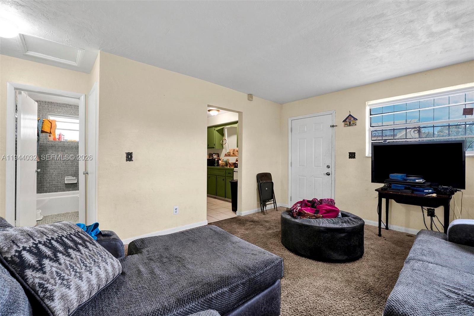 1900 NW 88th St Miami, FL 33147