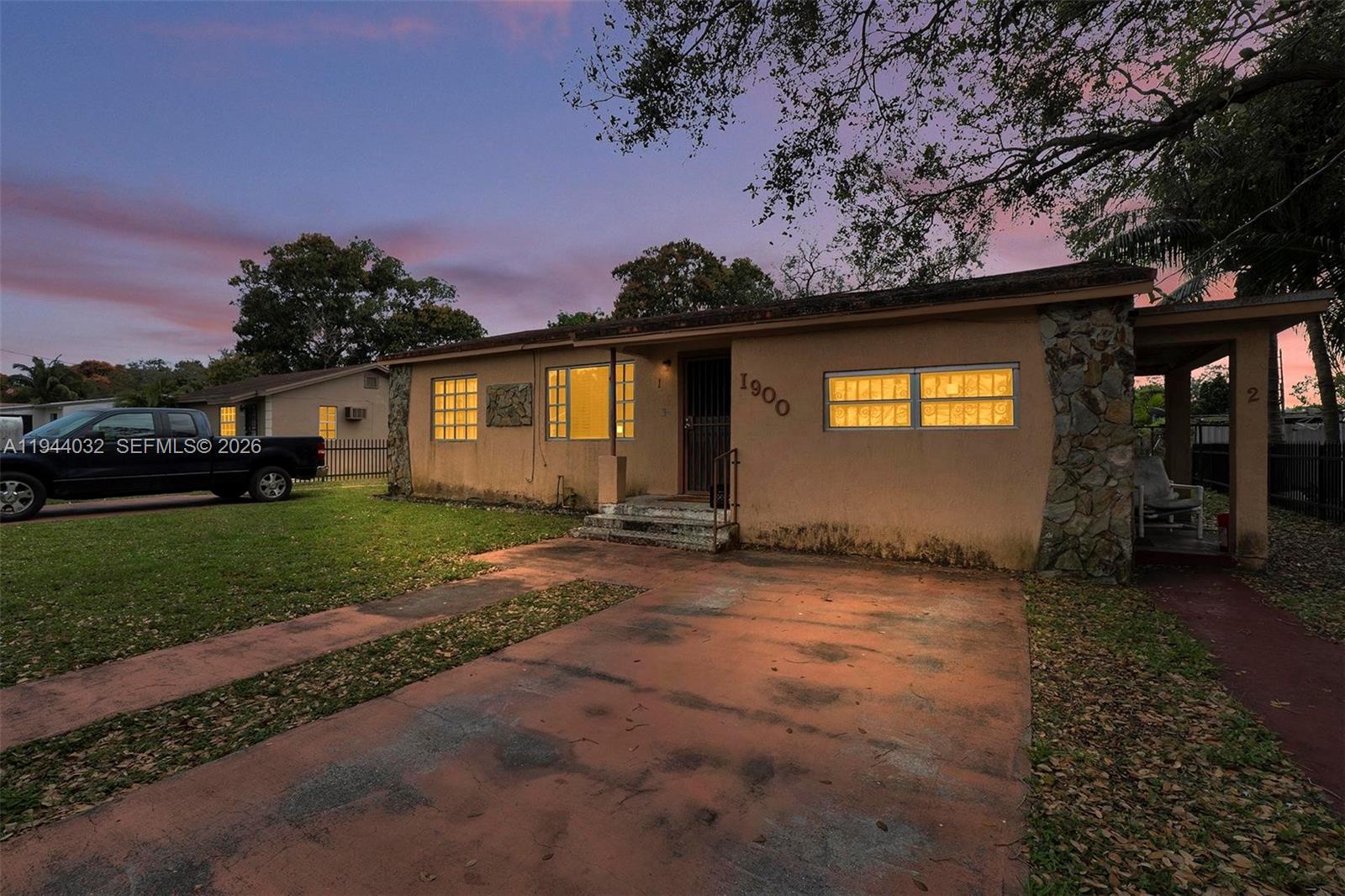 1900 NW 88th St Miami, FL 33147