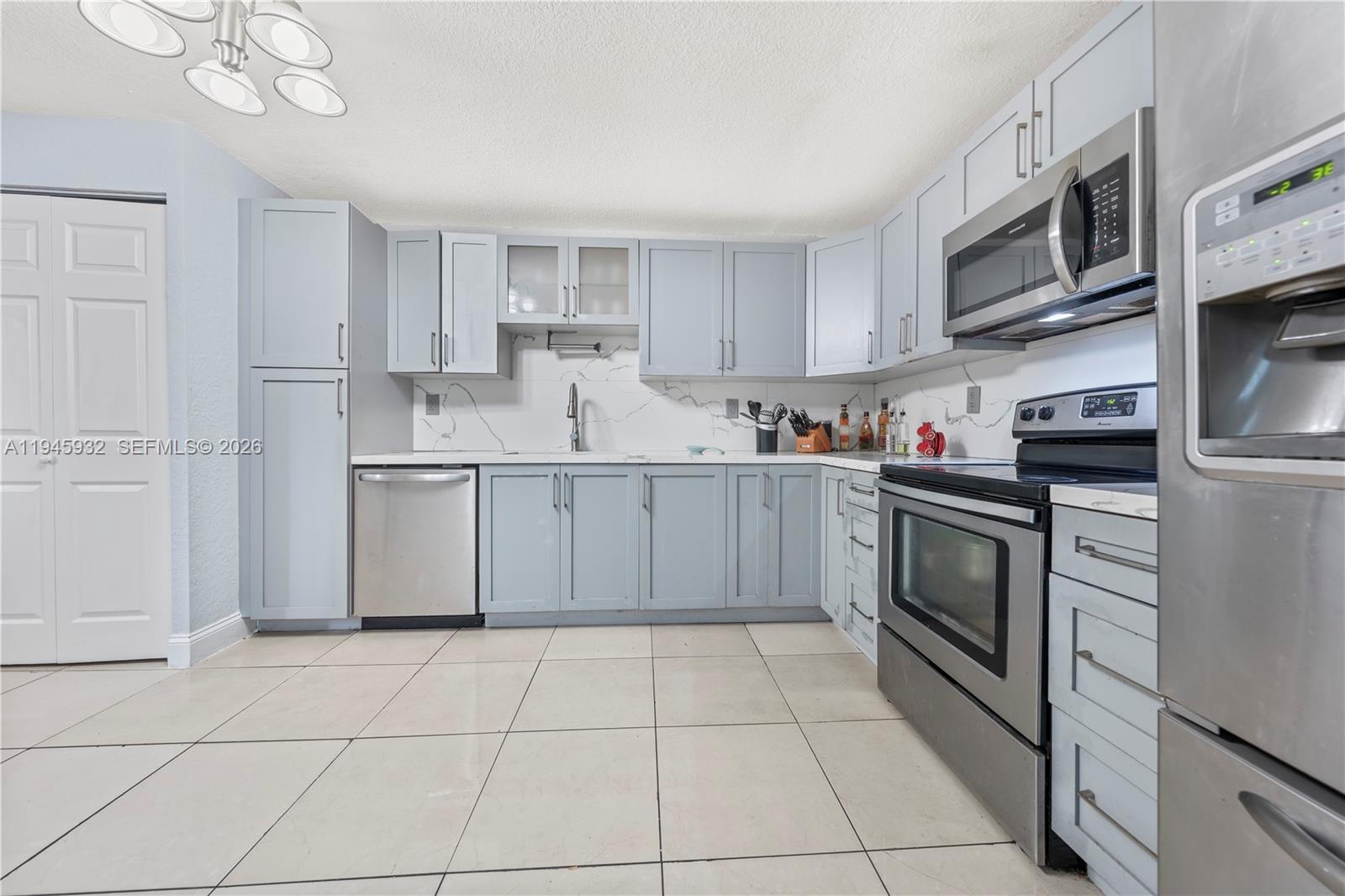 3430 NW 16th St Miami, FL 33125