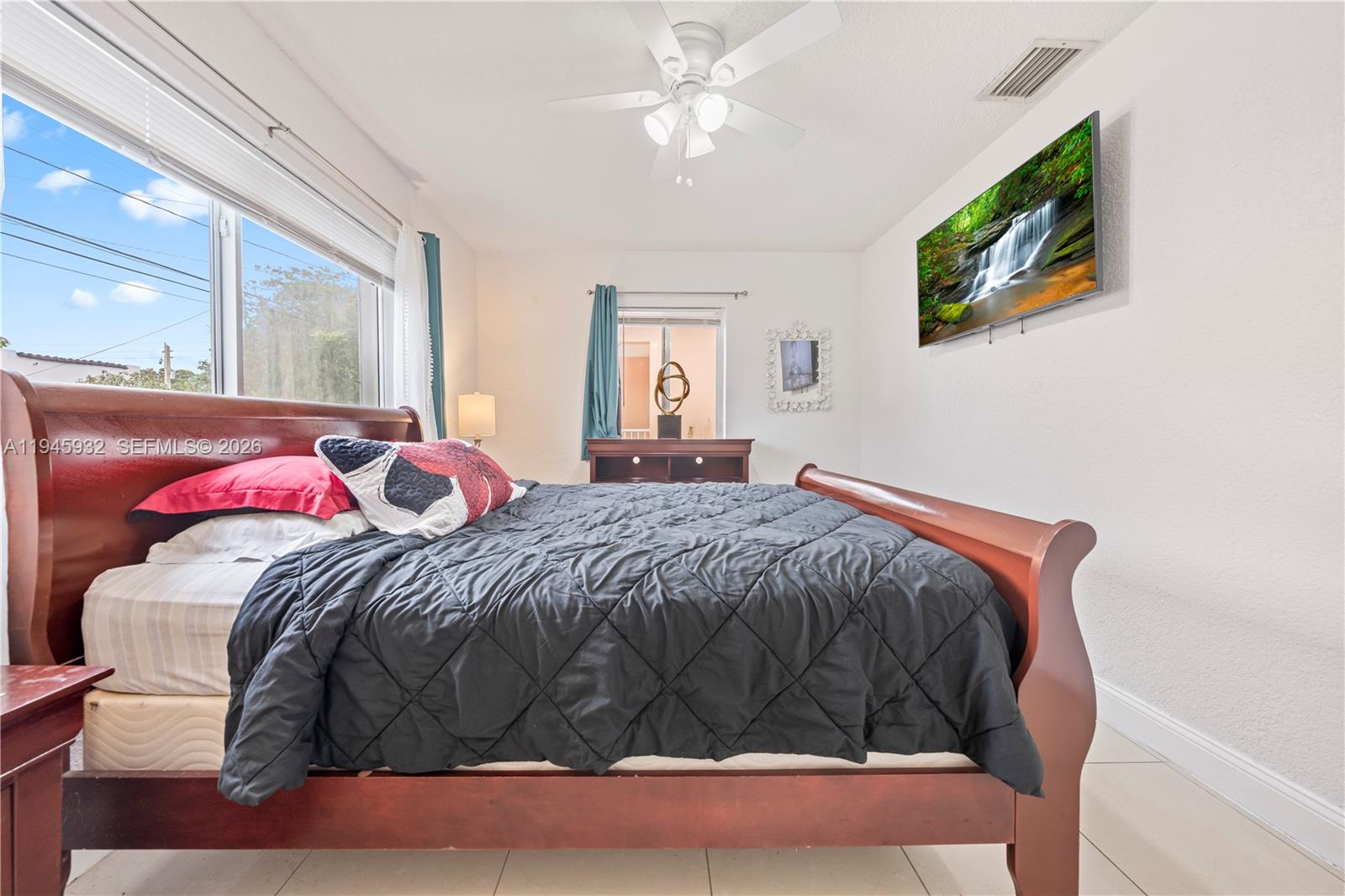 3430 NW 16th St Miami, FL 33125