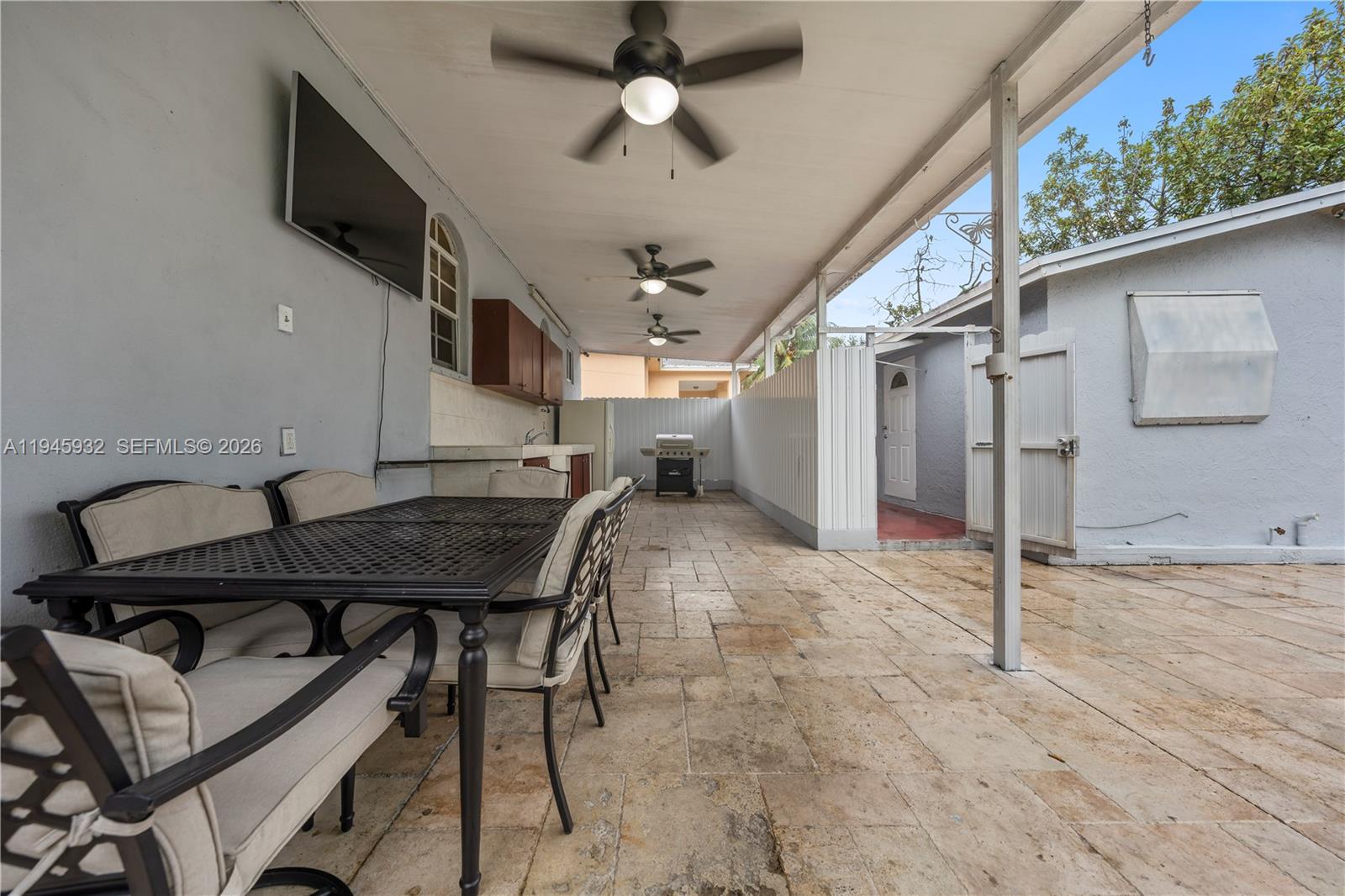 3430 NW 16th St Miami, FL 33125