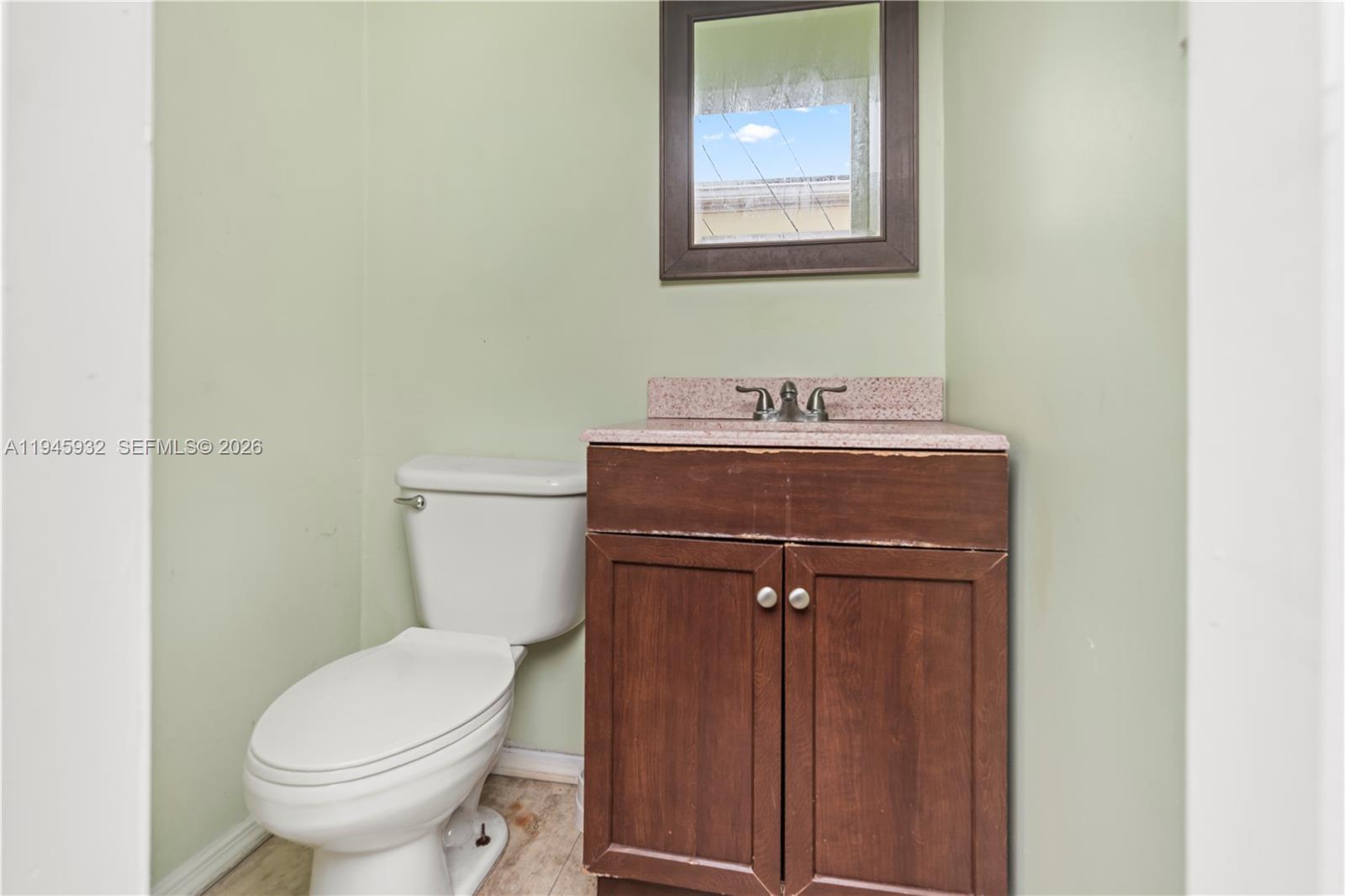 3430 NW 16th St Miami, FL 33125