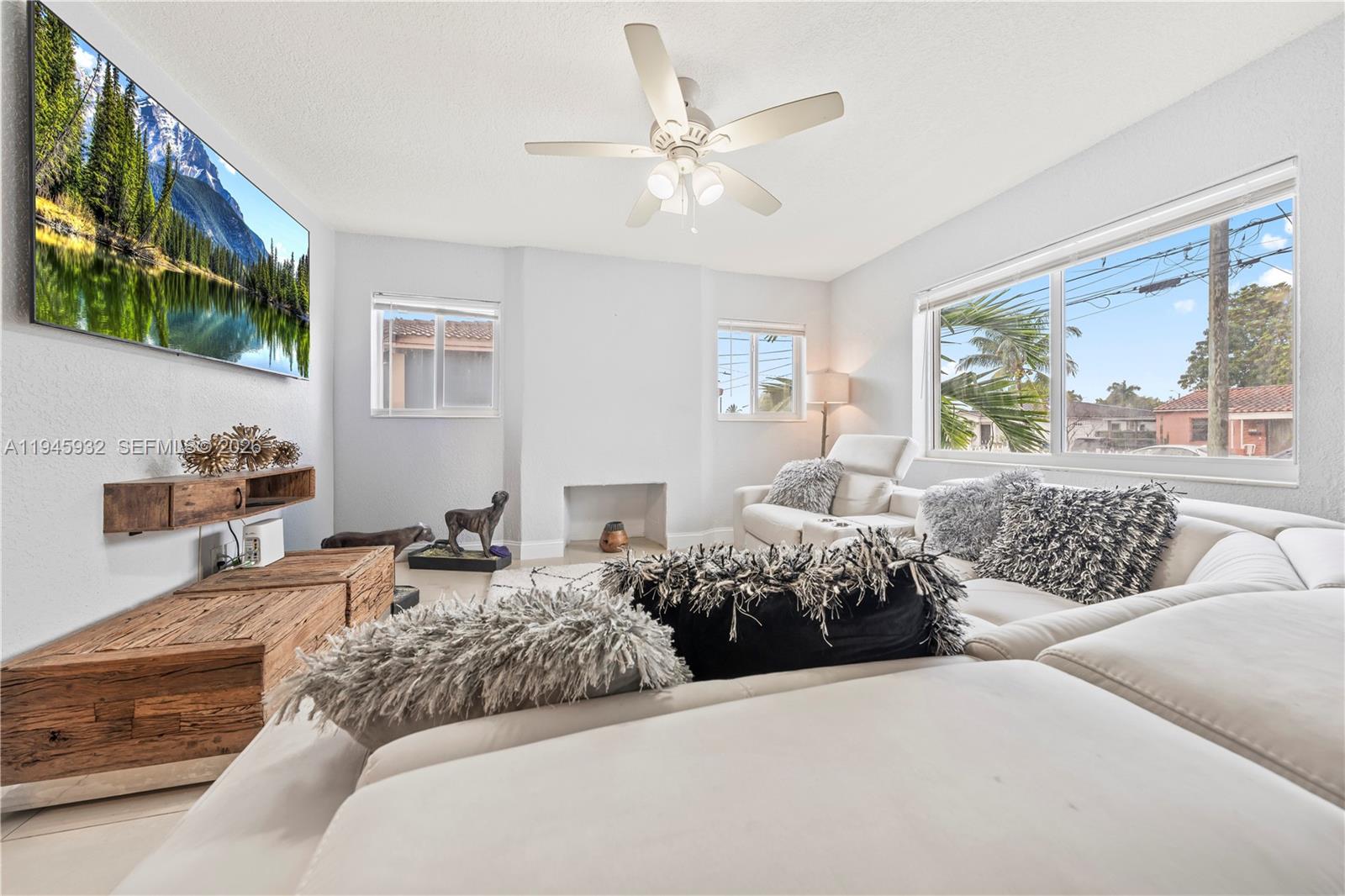 3430 NW 16th St Miami, FL 33125