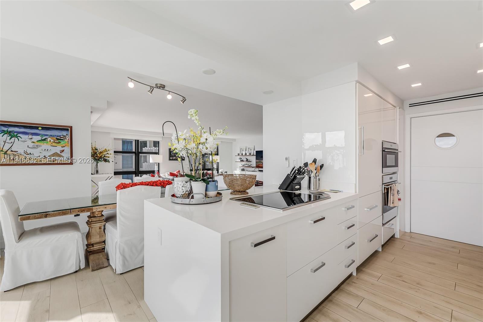 1121 Crandon Blvd #F802 Key Biscayne, FL 33149