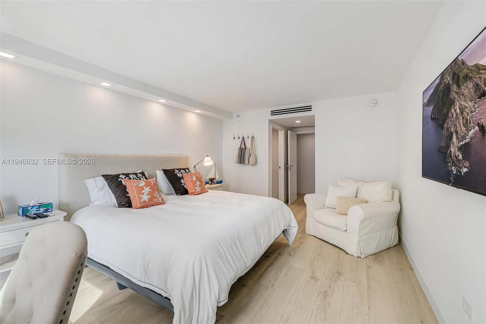 1121 Crandon Blvd #F802 Key Biscayne, FL 33149