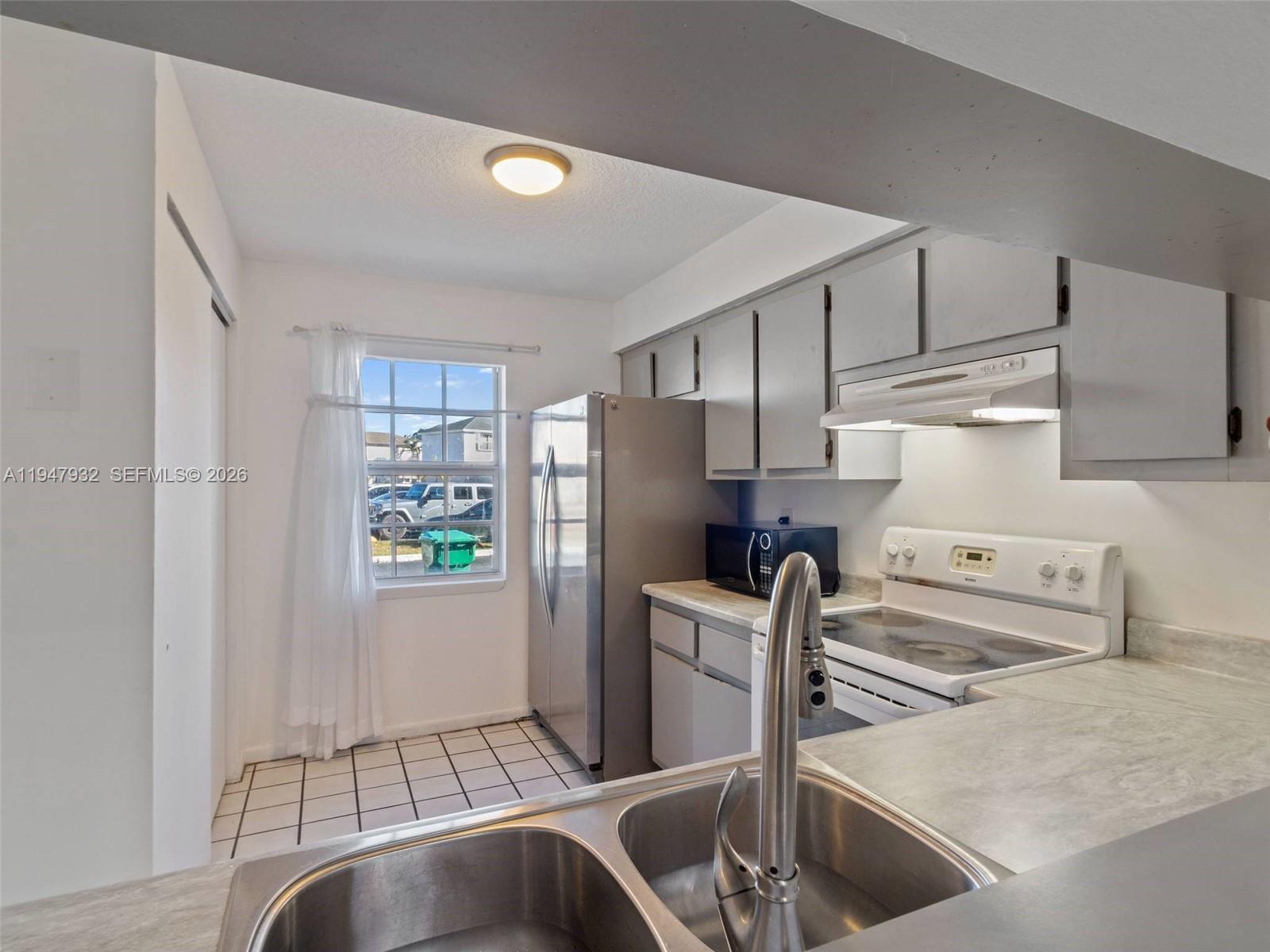 9066 SW 147th Ct Miami, FL 33196