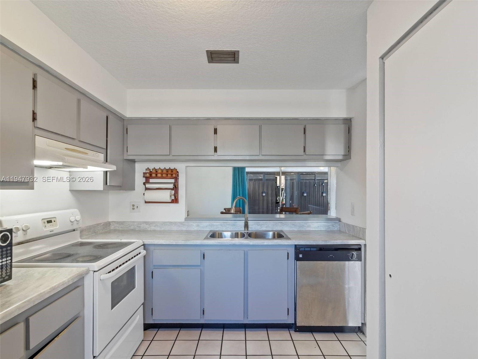 9066 SW 147th Ct Miami, FL 33196