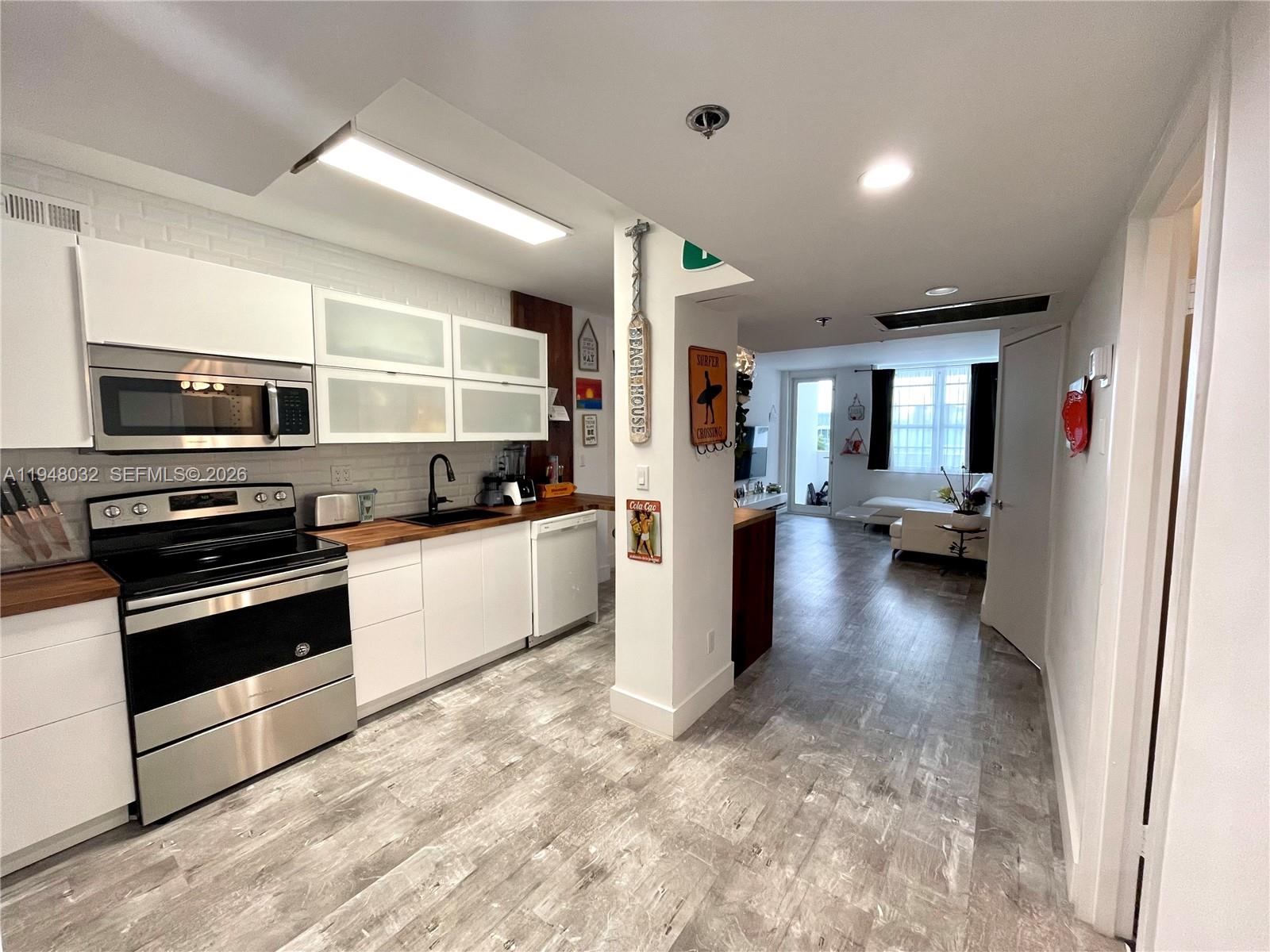 100 Lincoln Rd #518 Miami Beach, FL 33139