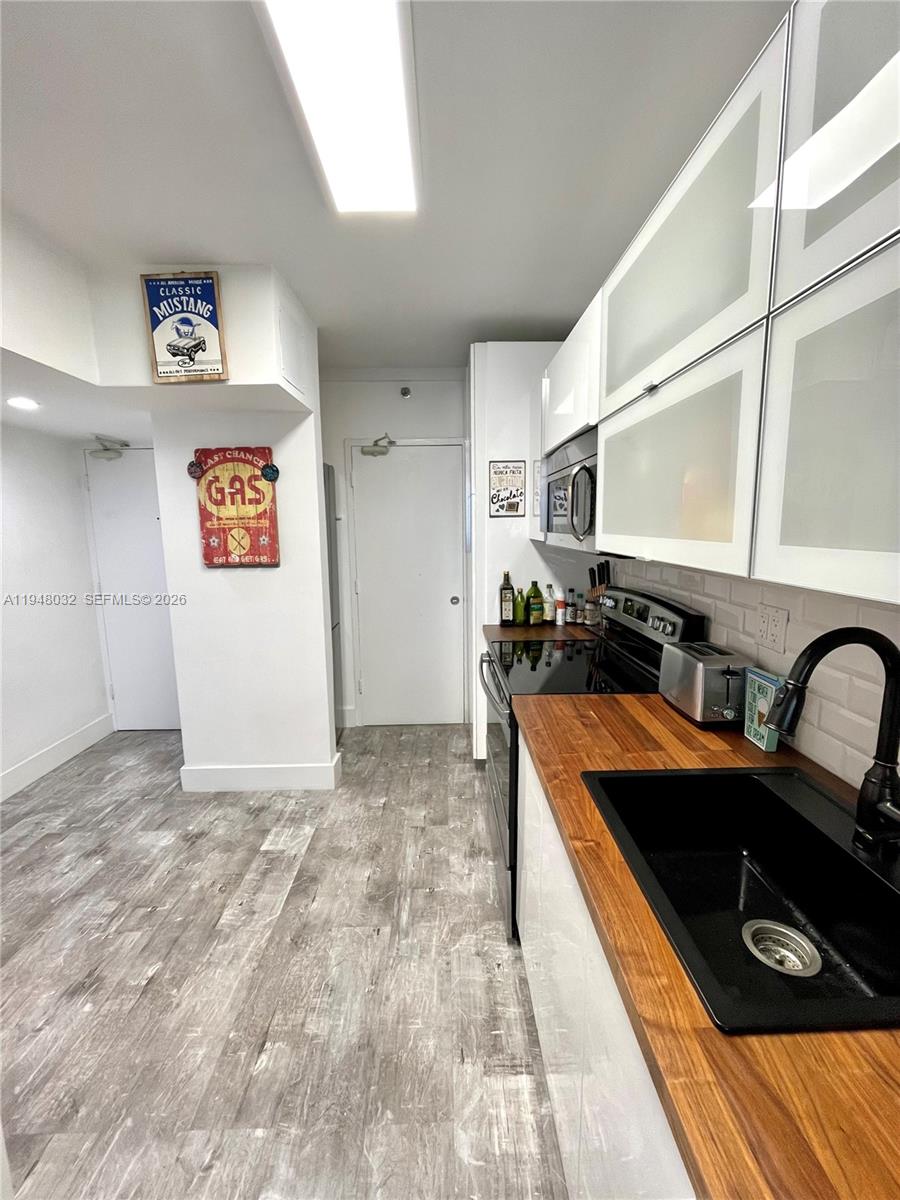 100 Lincoln Rd #518 Miami Beach, FL 33139