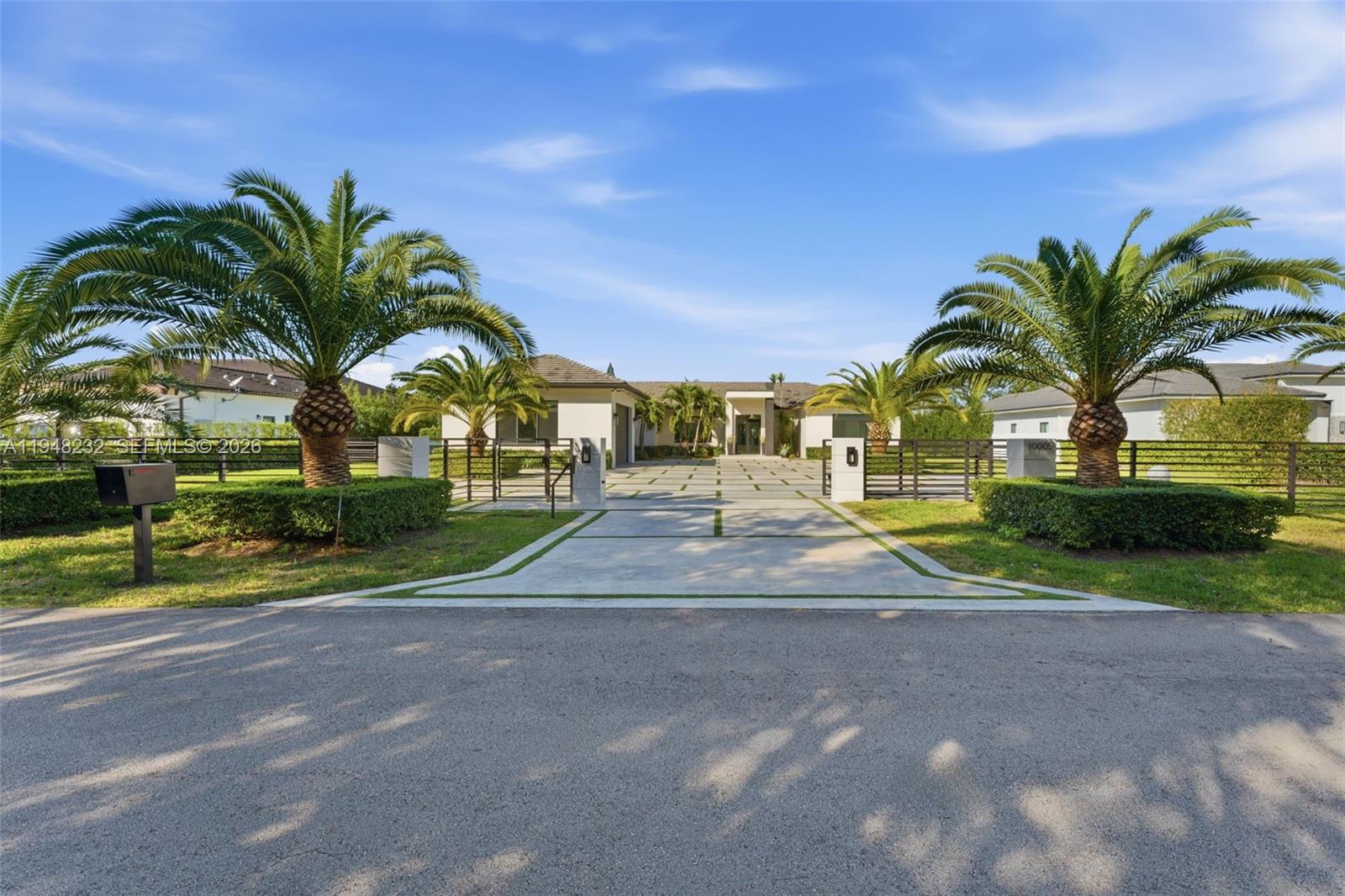 10005 SW 66th St Miami, FL 33173