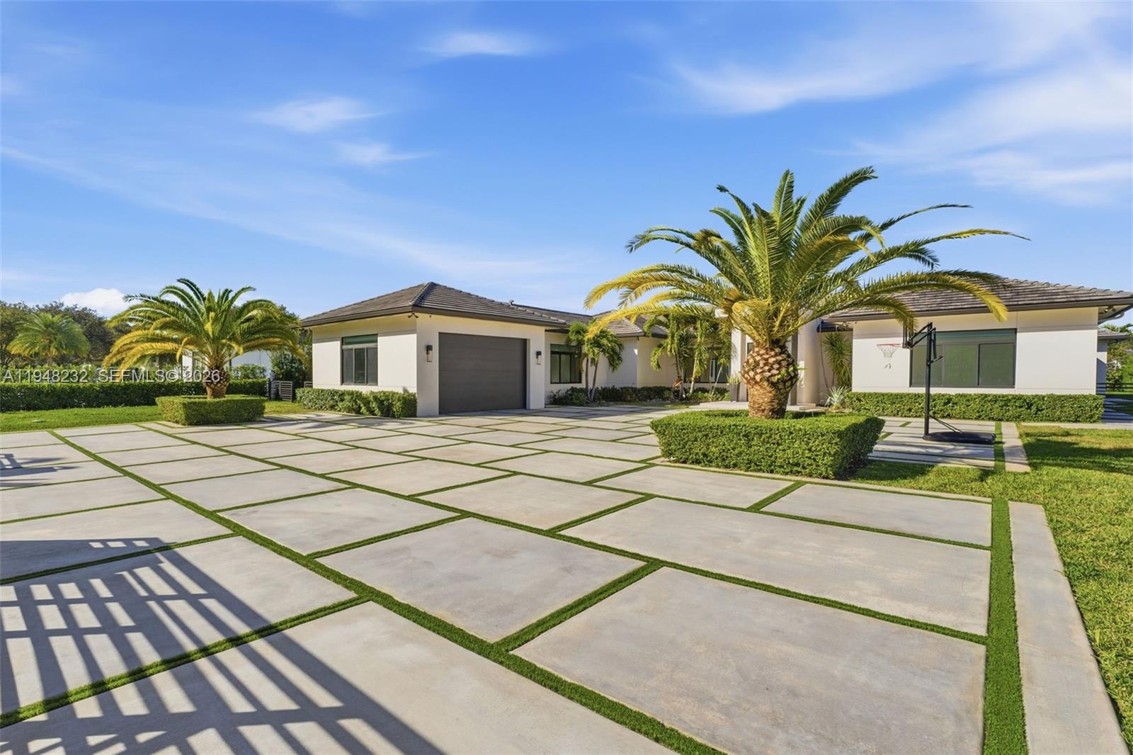 10005 SW 66th St Miami, FL 33173